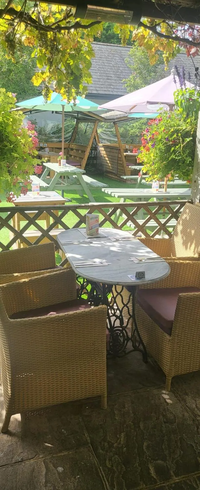 Restaurant/places to eat in The Inn West End