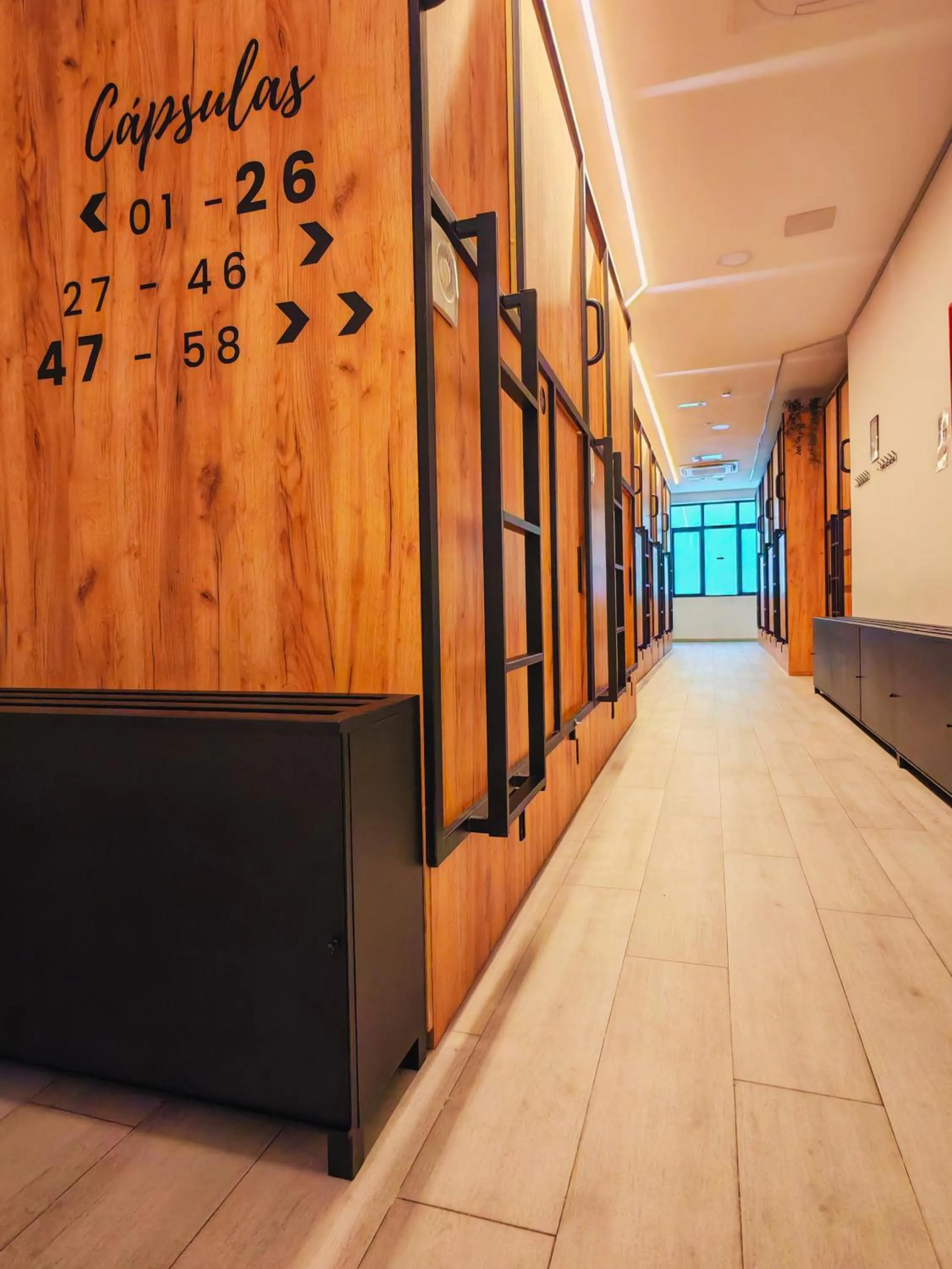 furniture in Urban Inn Capsule Madrid