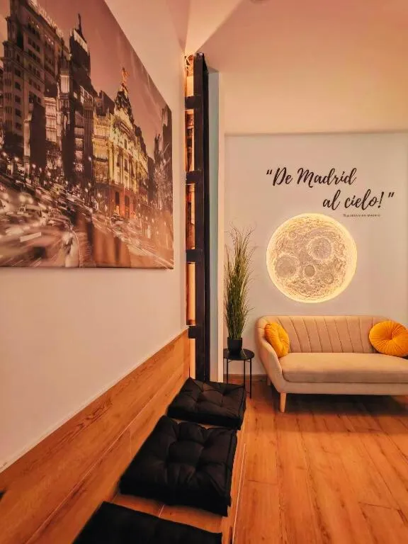 Lobby or reception in Urban Inn Capsule Madrid