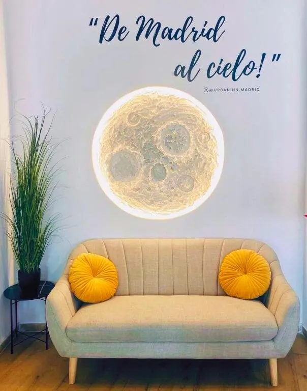 Living room in Urban Inn Capsule Madrid