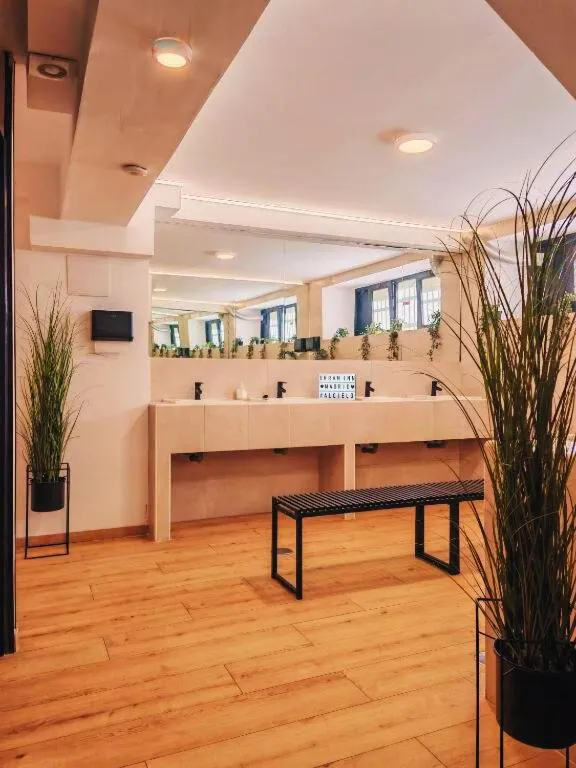 Toilet in Urban Inn Capsule Madrid