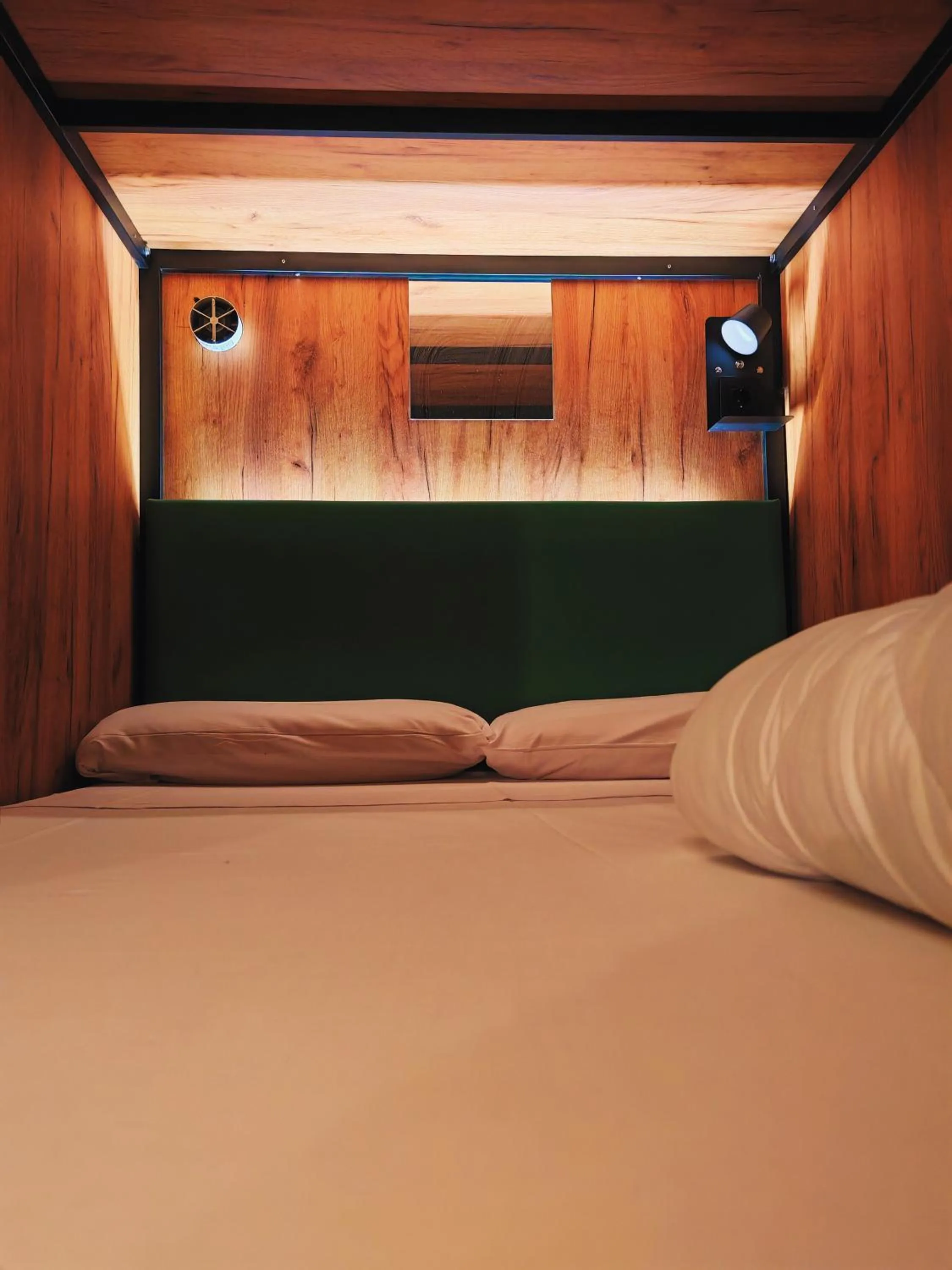 Bed in Urban Inn Capsule Madrid