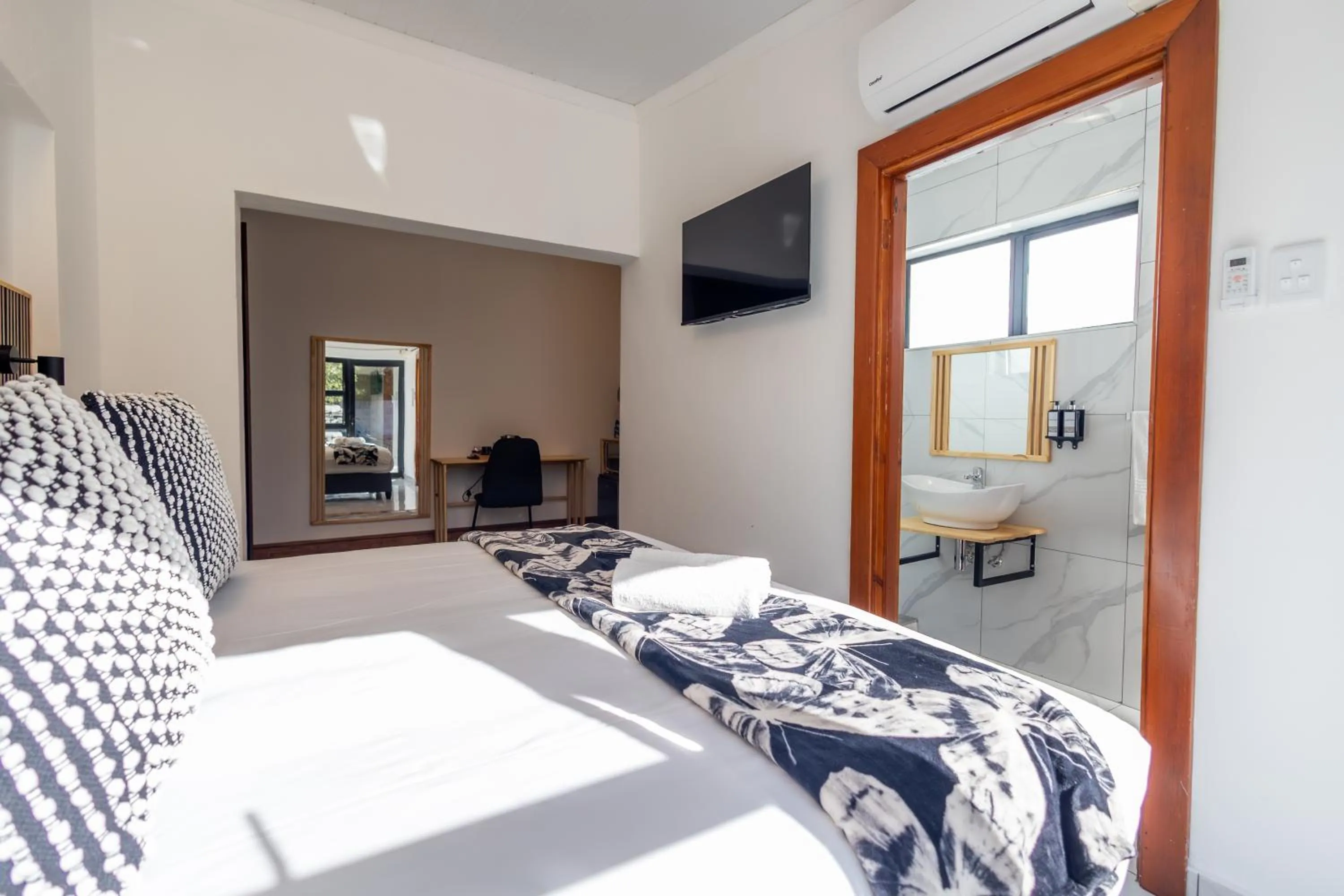 Bed in Fusion House B&B and Conference Venue