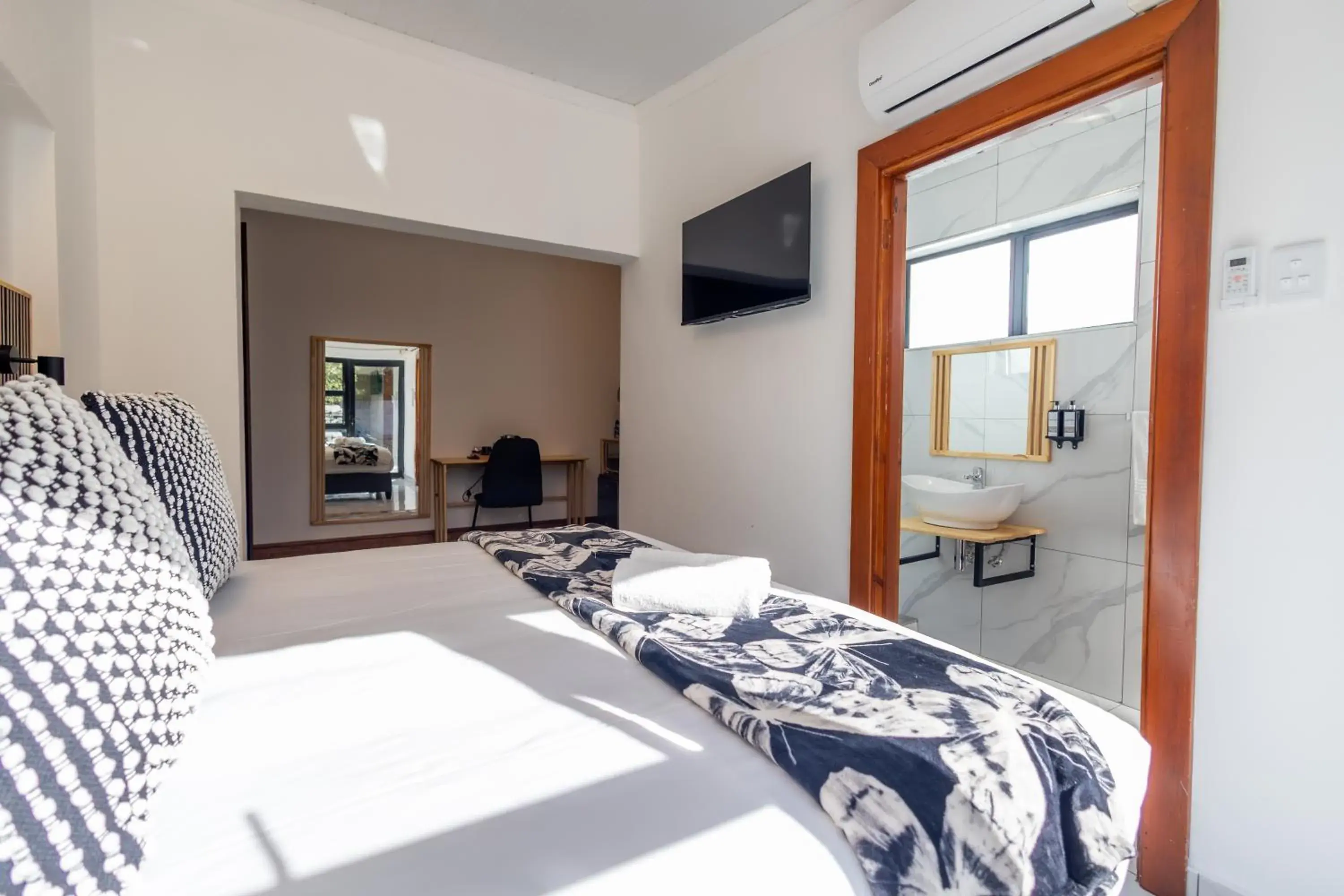 Standard King Room in Fusion House B&B and Conference Venue Standard King Room in Fusion House B&B and Conference Venue