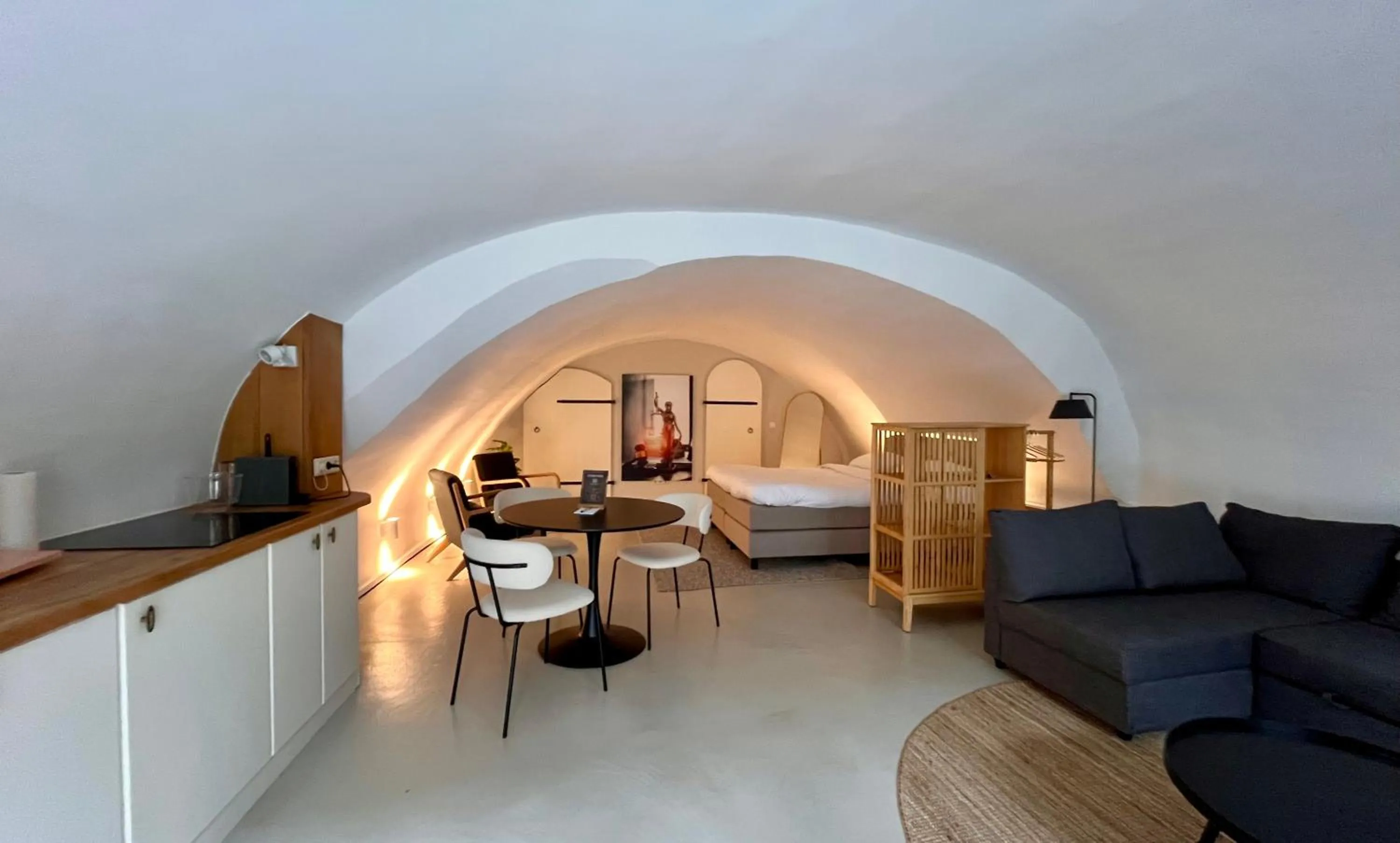 Photo of the whole room in Court Hotel Utrecht City Centre