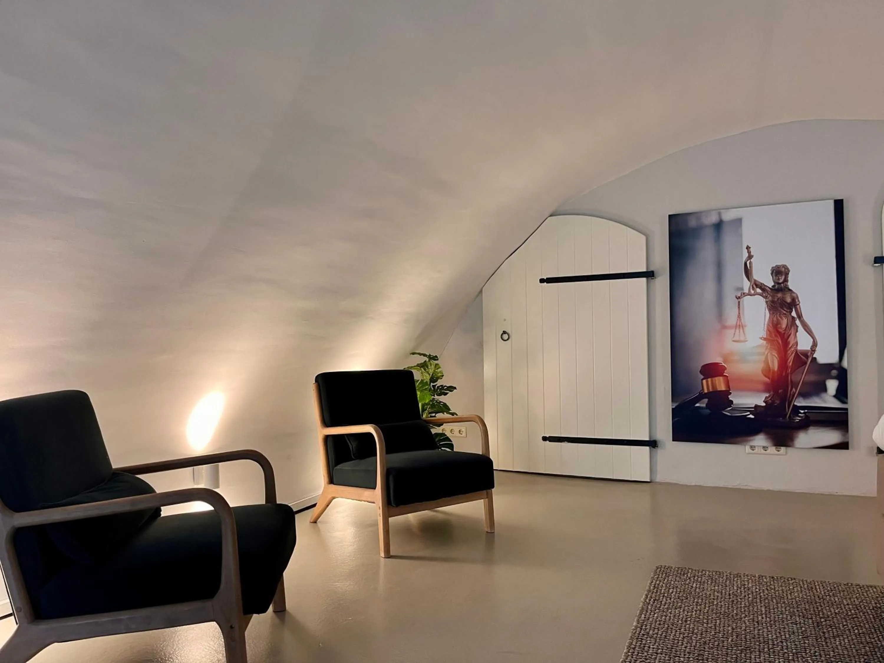 Seating area in Court Hotel Utrecht City Centre