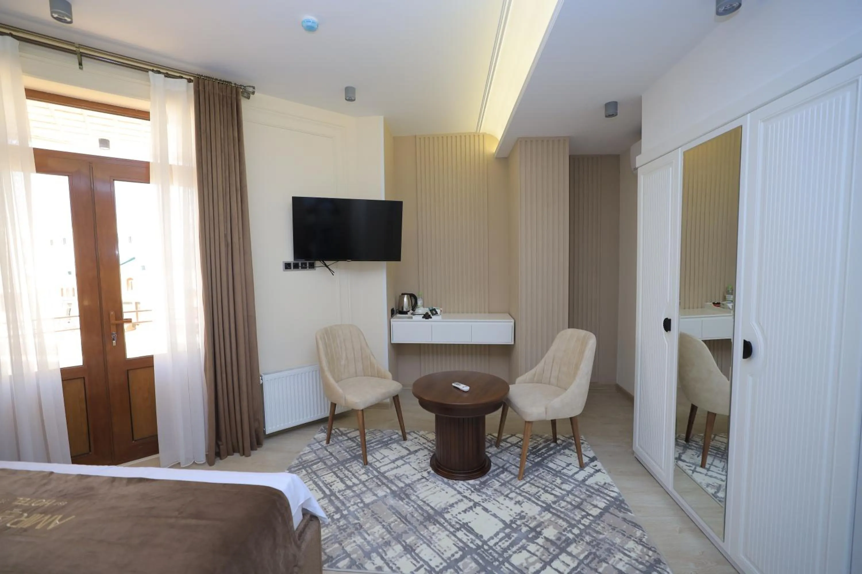 TV and multimedia, Bed in AMIR PLAZA hotel