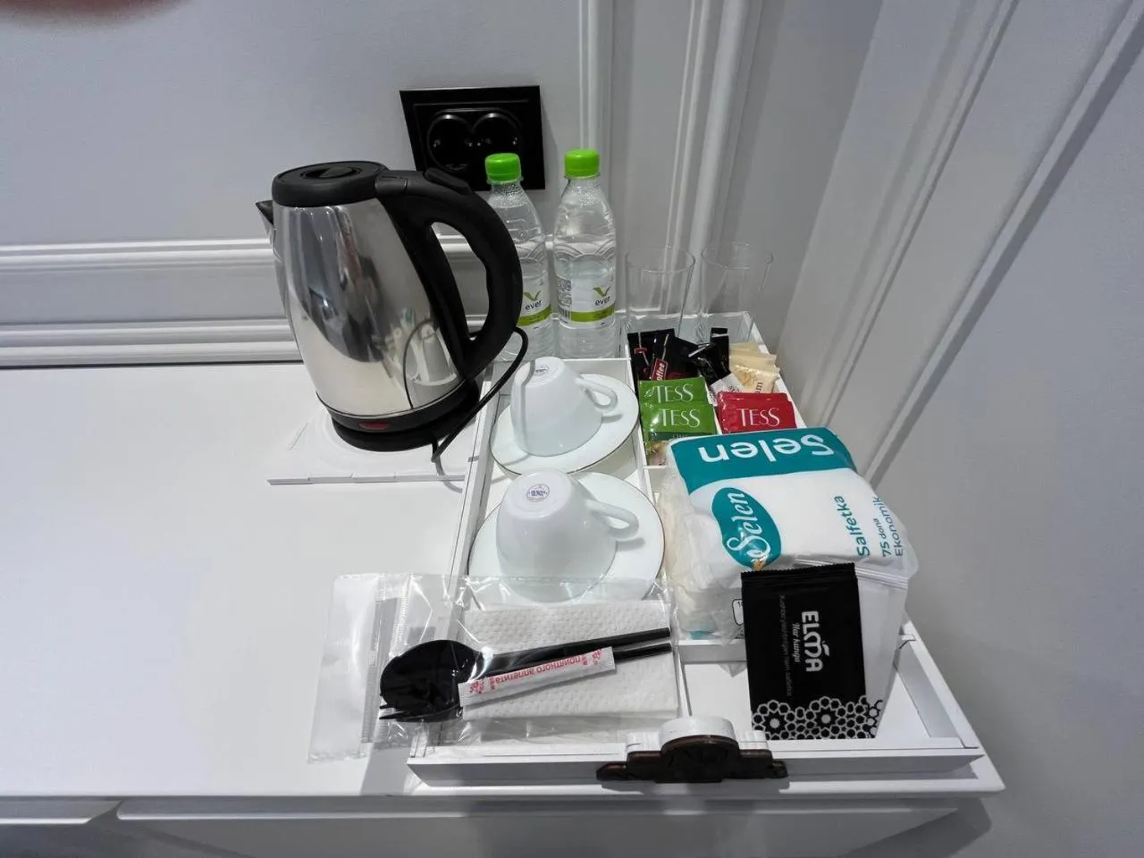 Coffee/tea facilities in AMIR PLAZA hotel
