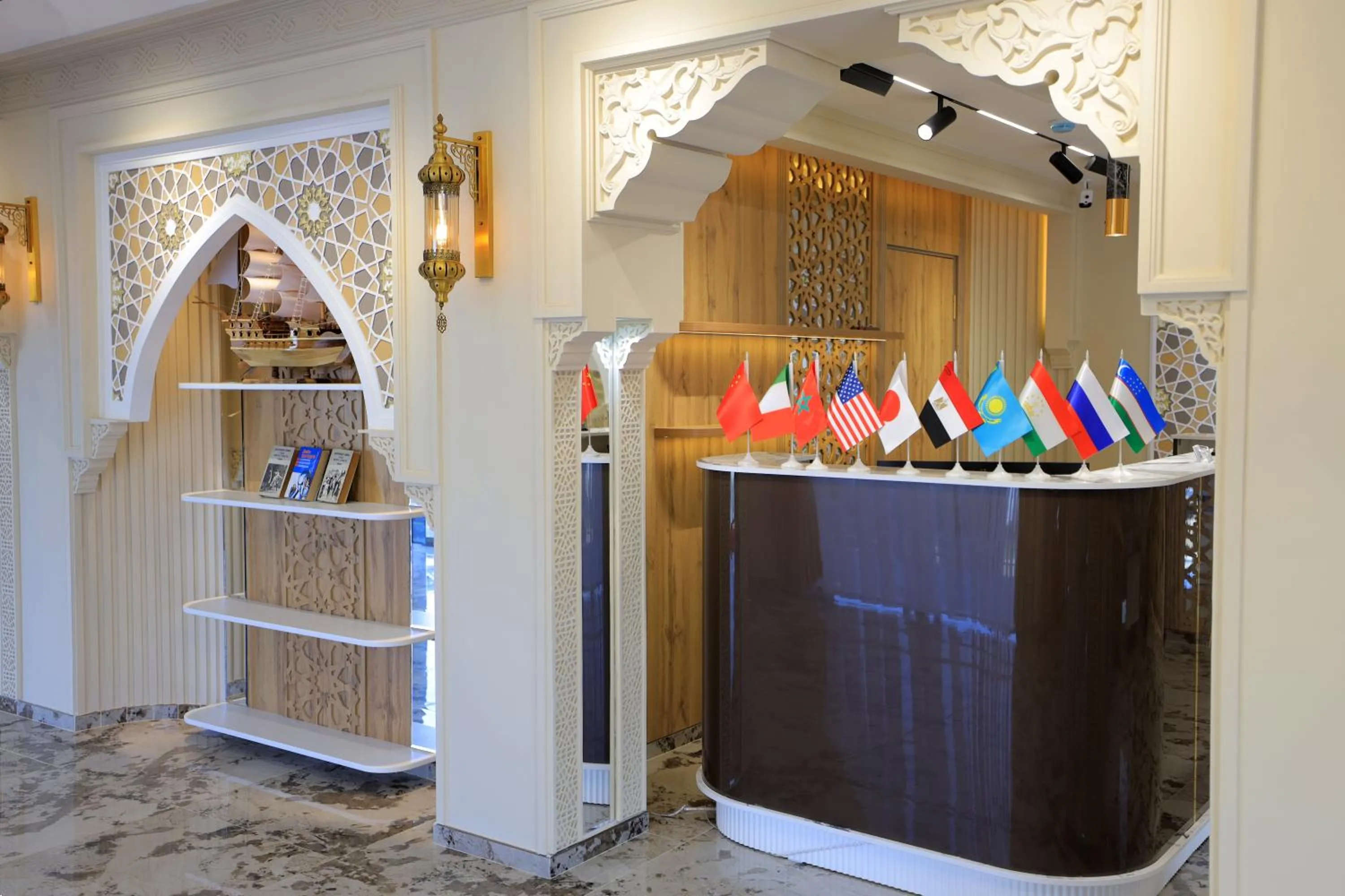 Communal lounge/ TV room in AMIR PLAZA hotel