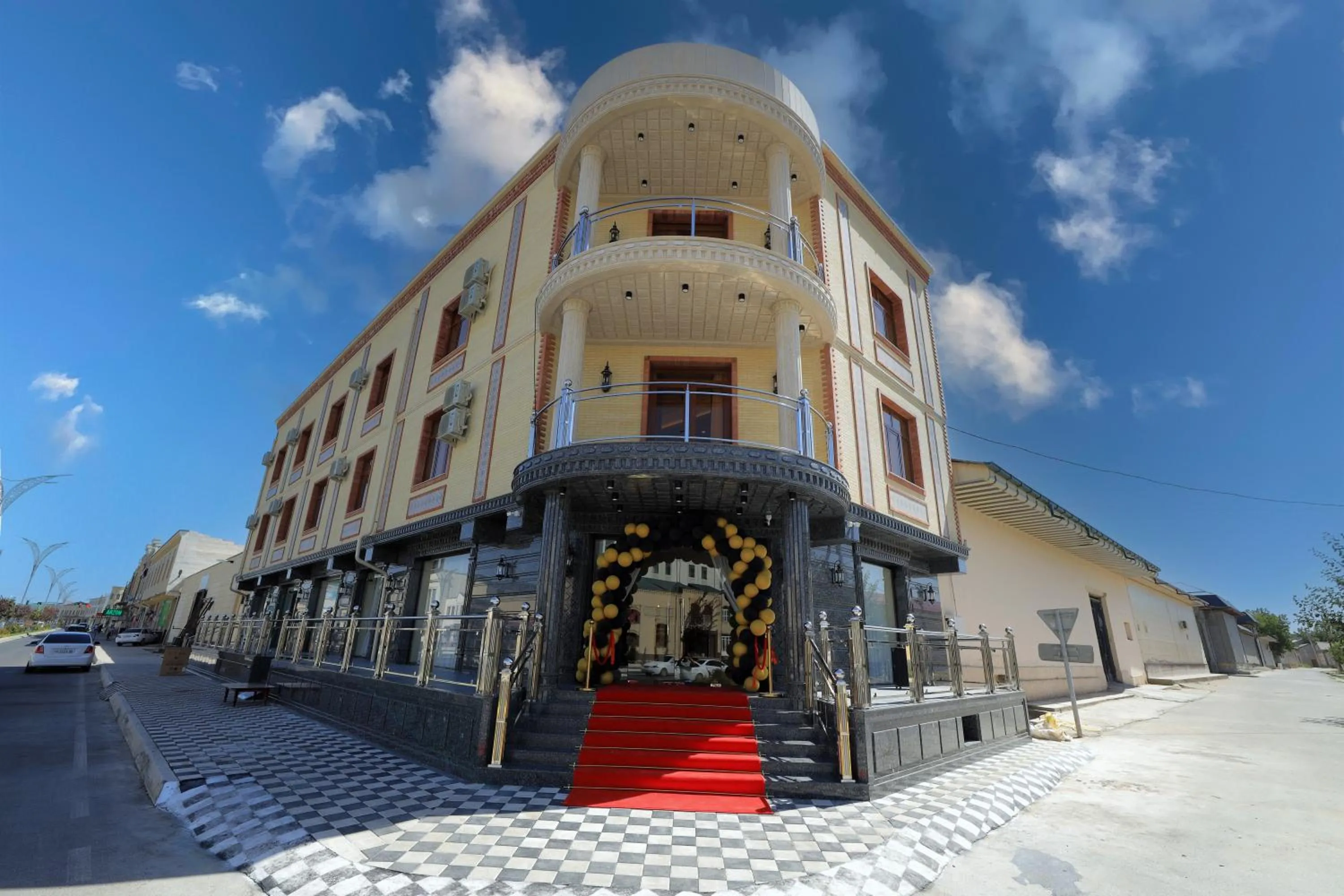 Facade/entrance in AMIR PLAZA hotel