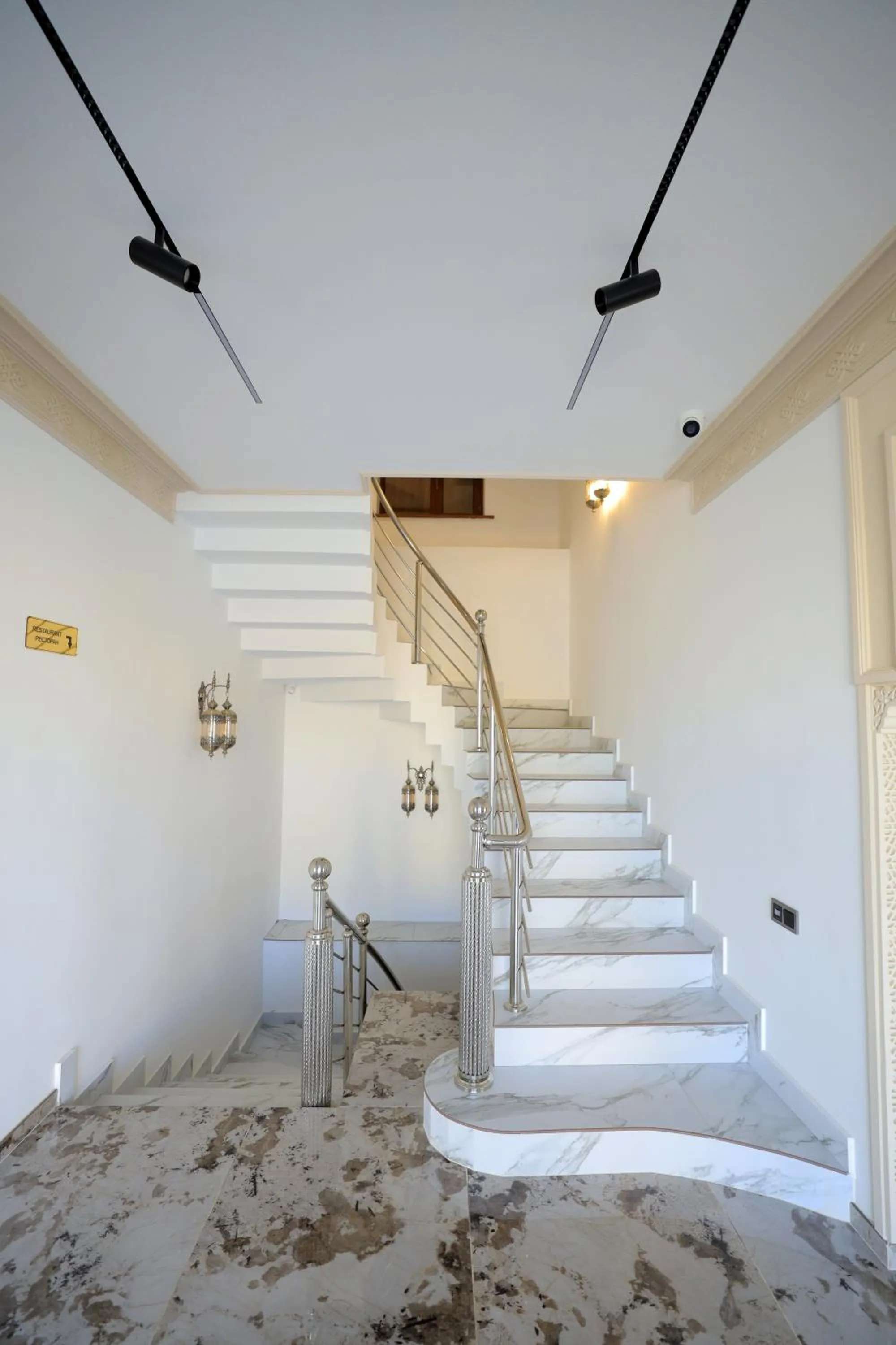 Lobby or reception in AMIR PLAZA hotel