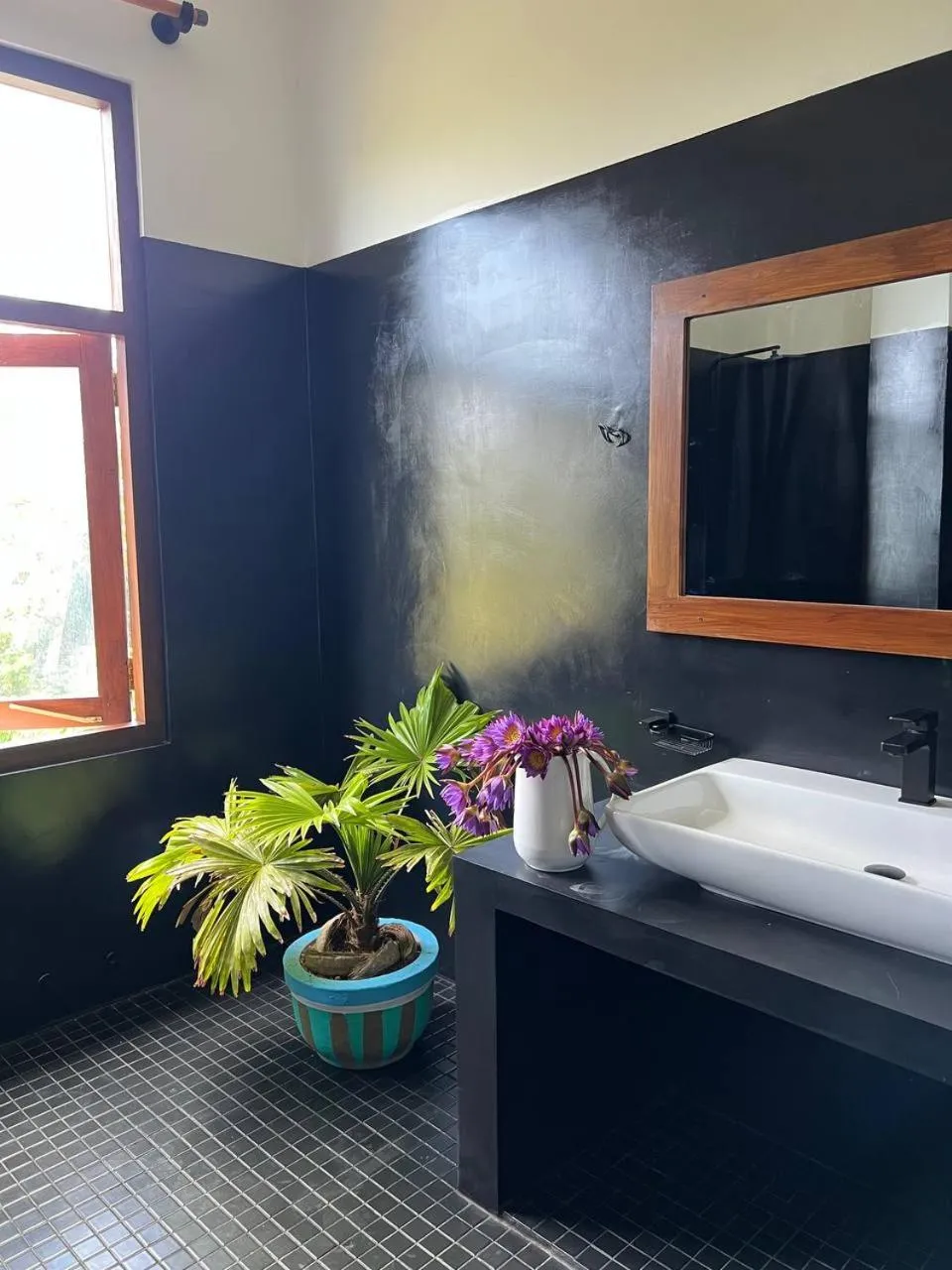 Bathroom in Coconut Palm beach restaurant and rooms