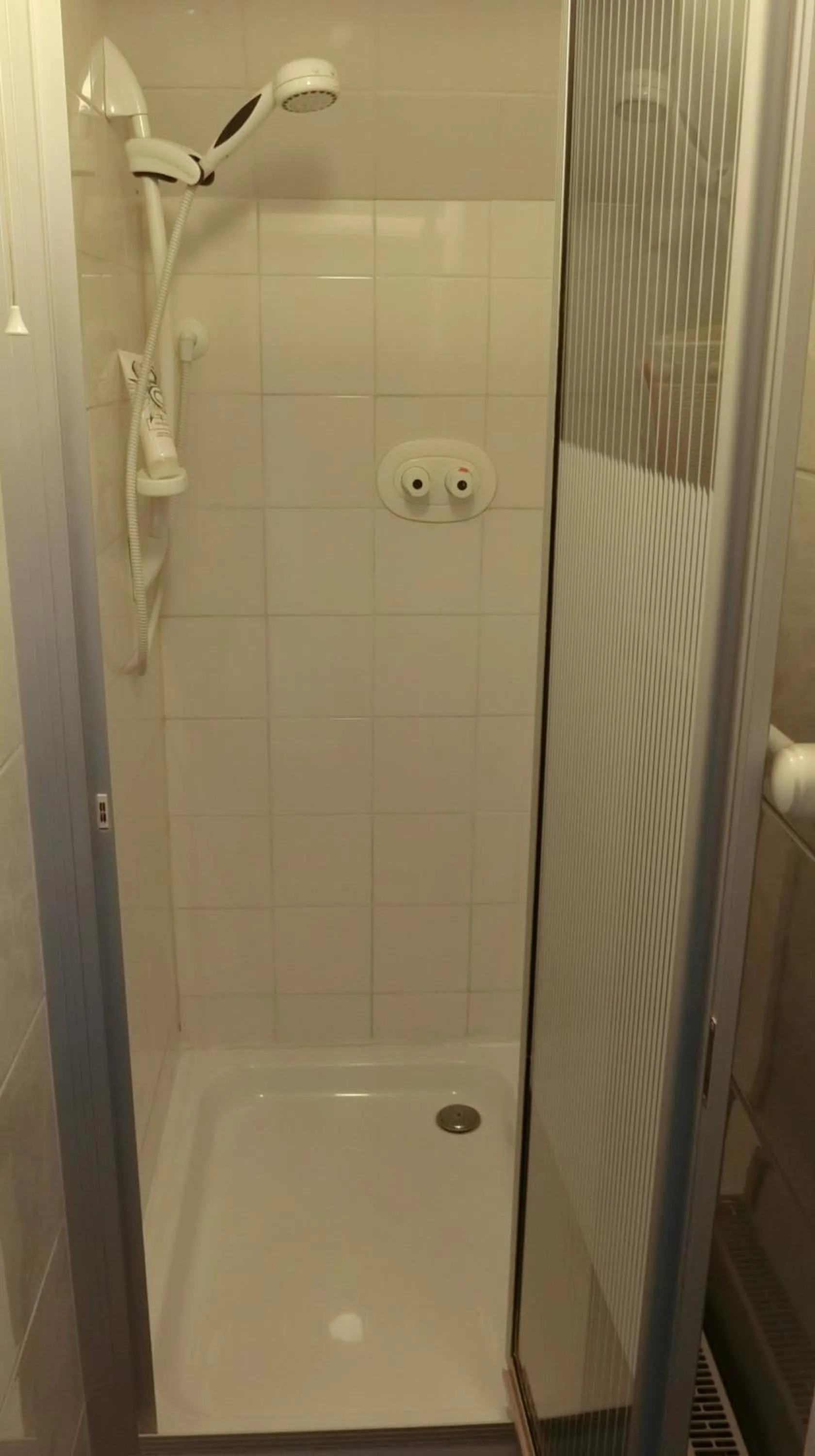 Shower in The Haven at Talysarn