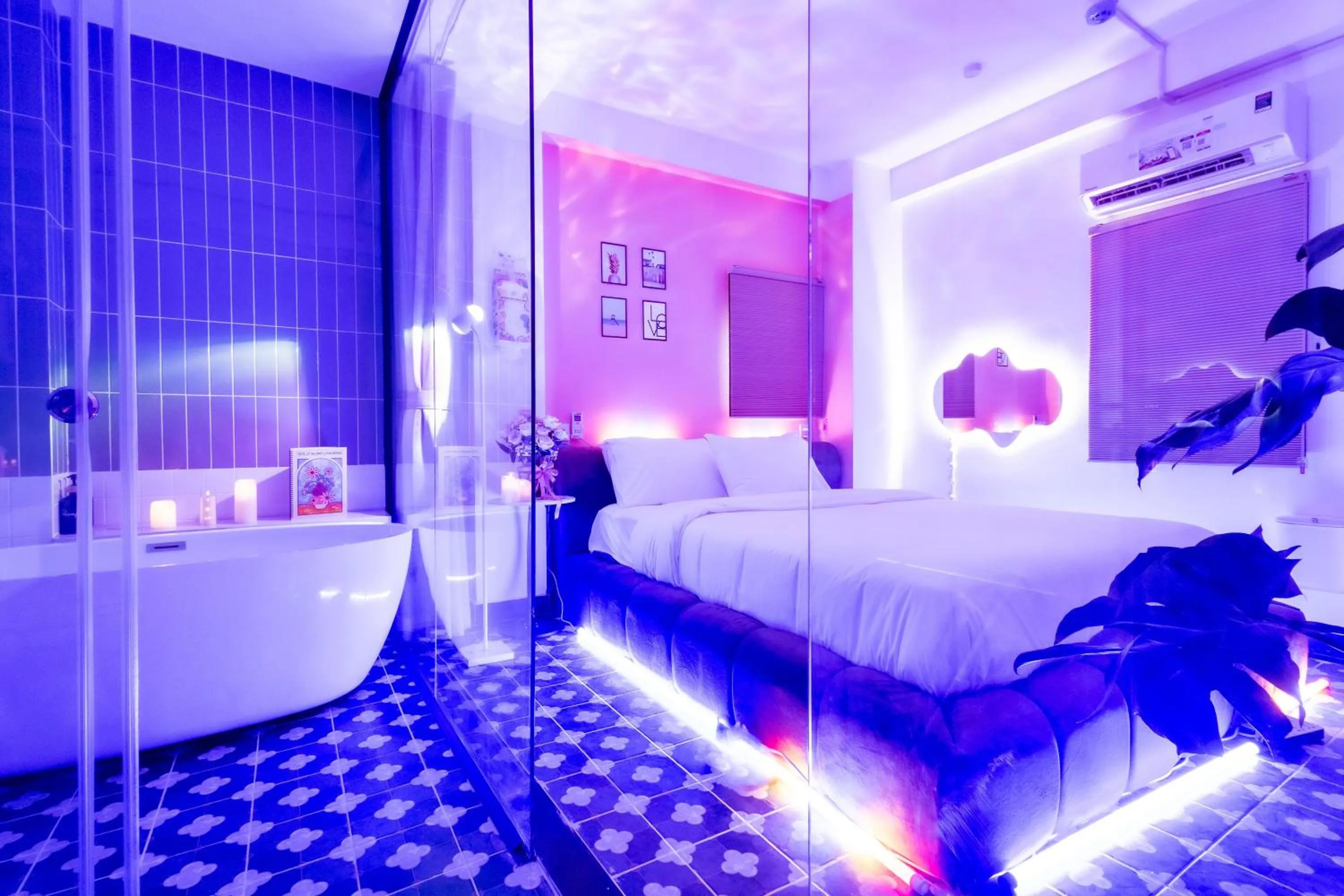 Photo of the whole room in Cosy Hotel