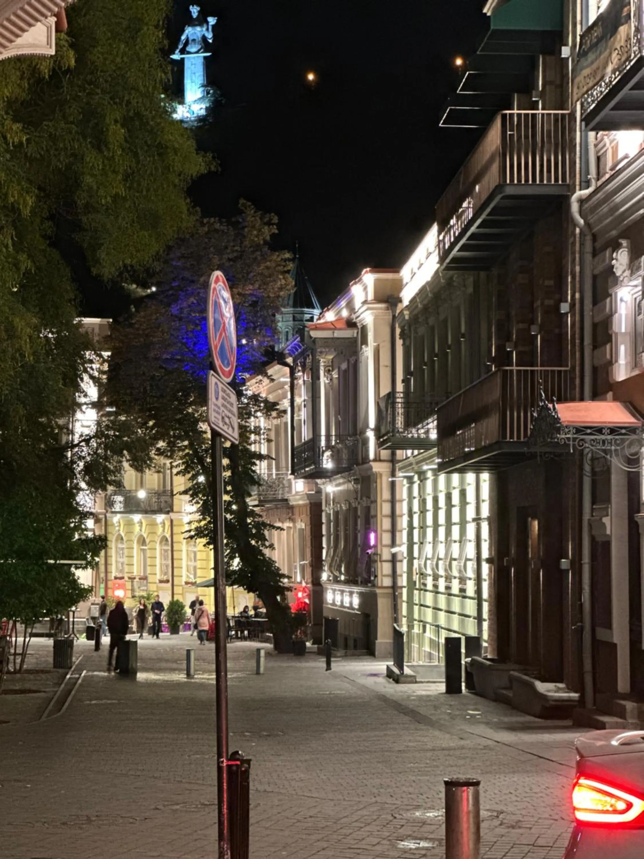 Street view in Apartment Gudiashvili square