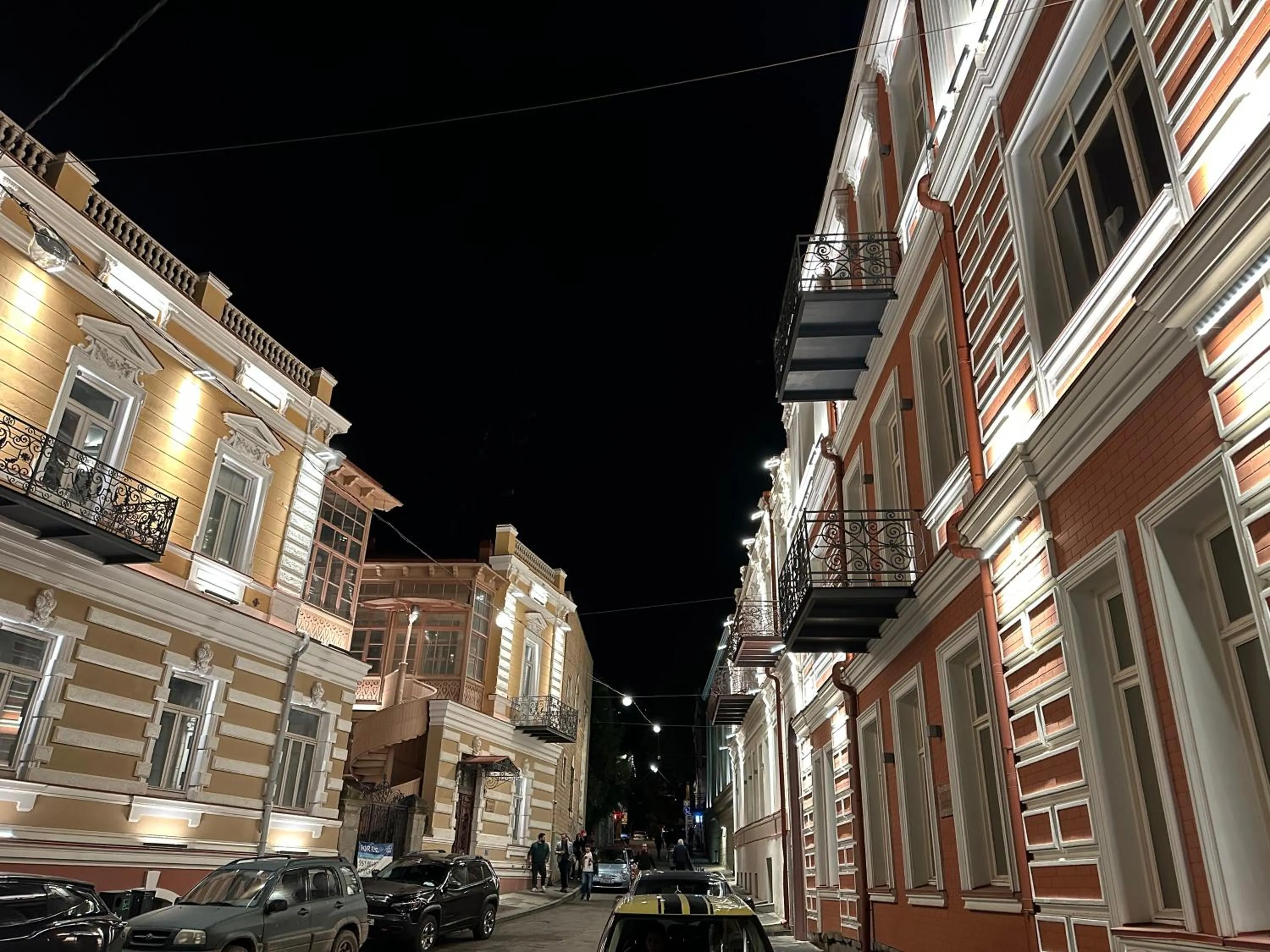 Neighbourhood in Apartment Gudiashvili square