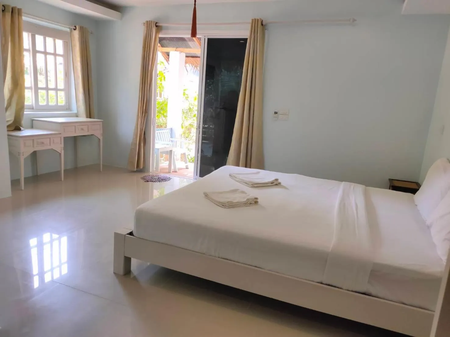 Bed in Banana Beach Resort