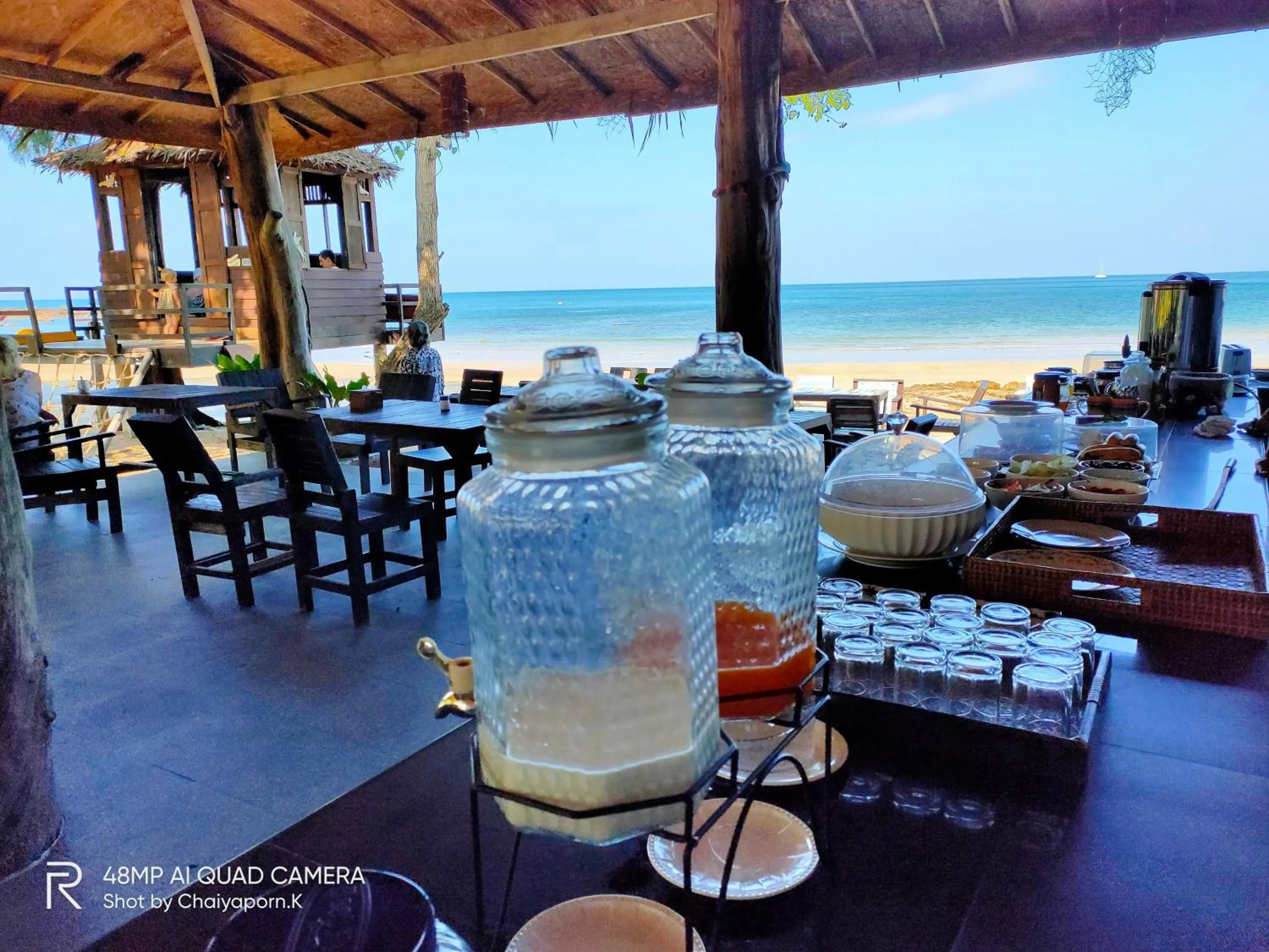 Restaurant/places to eat in Banana Beach Resort