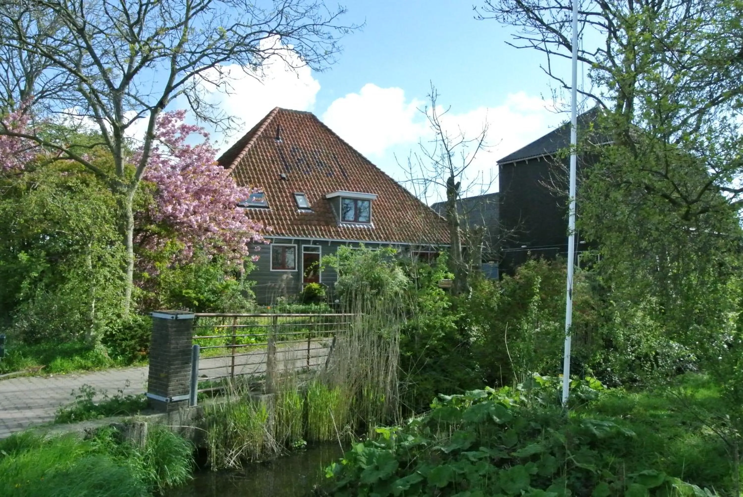 Facade/entrance in Appartement Voorhuis en chalet Klein Waterland