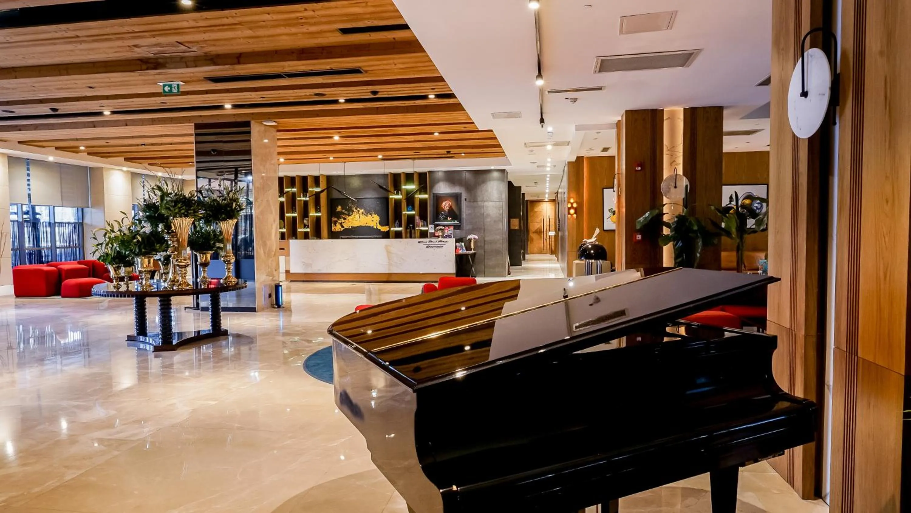 Lobby or reception in Dosso Dossi Hotels & SPA Downtown
