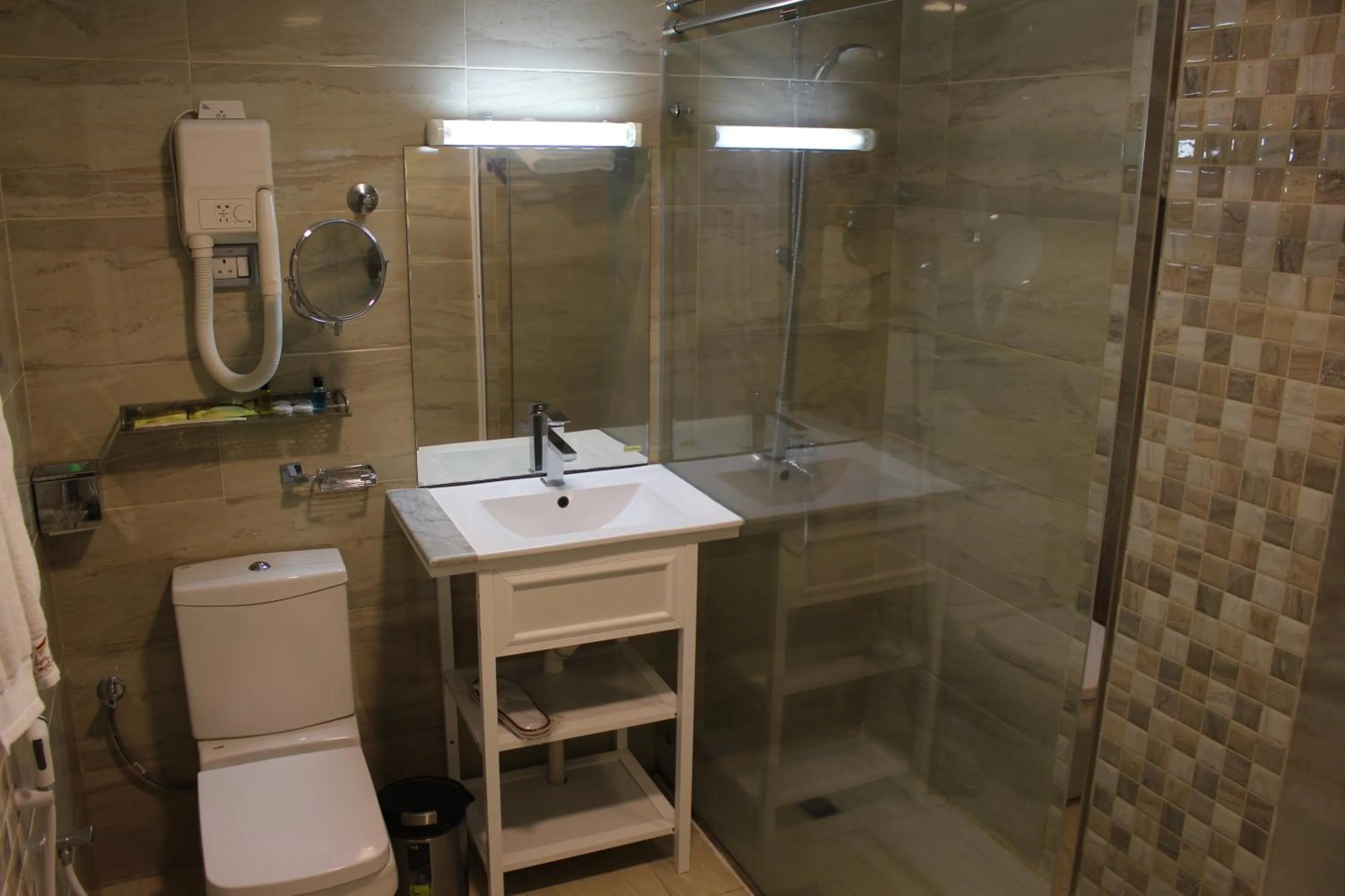 Bathroom in Al Diyar Hotel