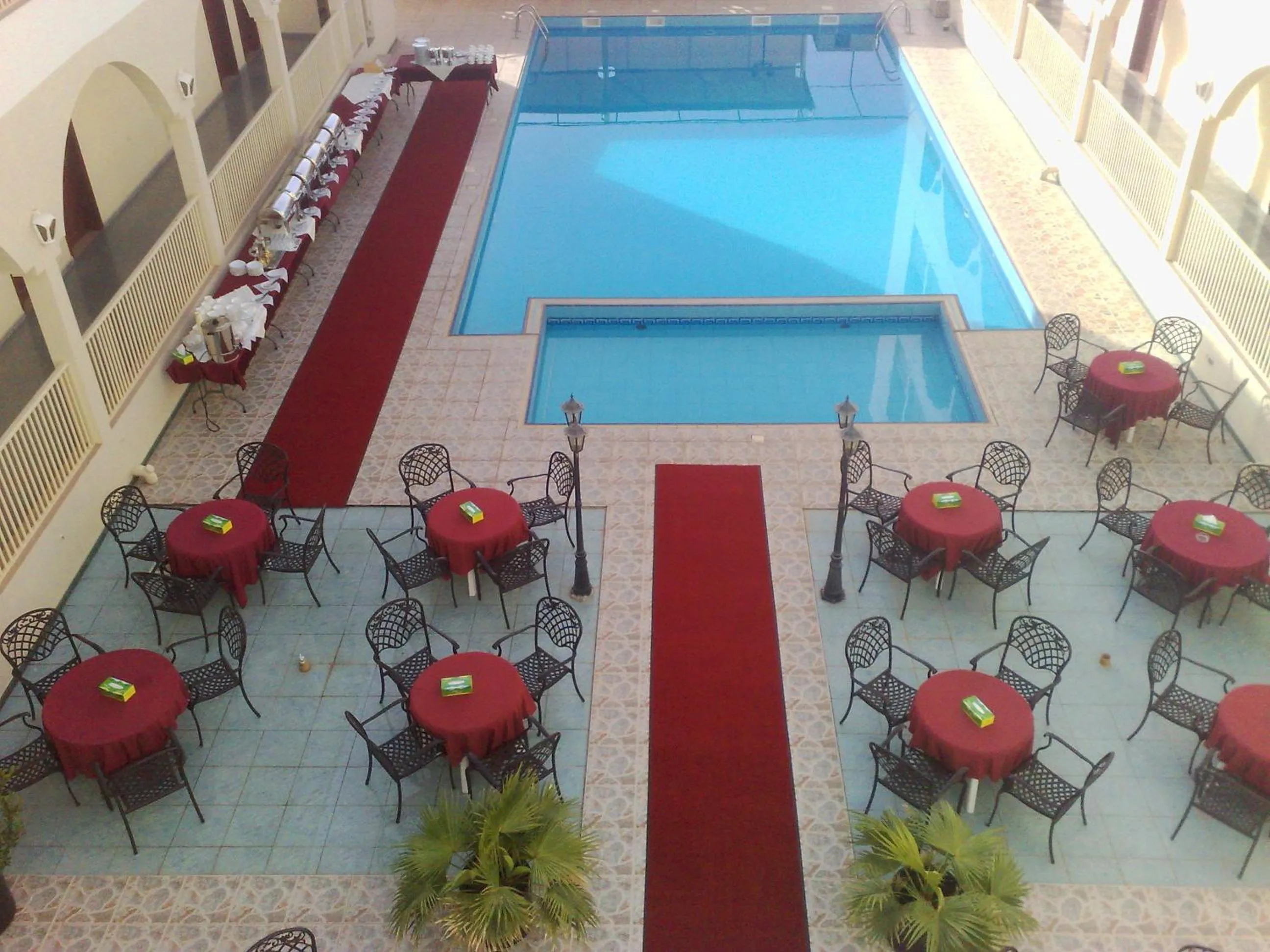 Swimming pool in Al Diyar Hotel