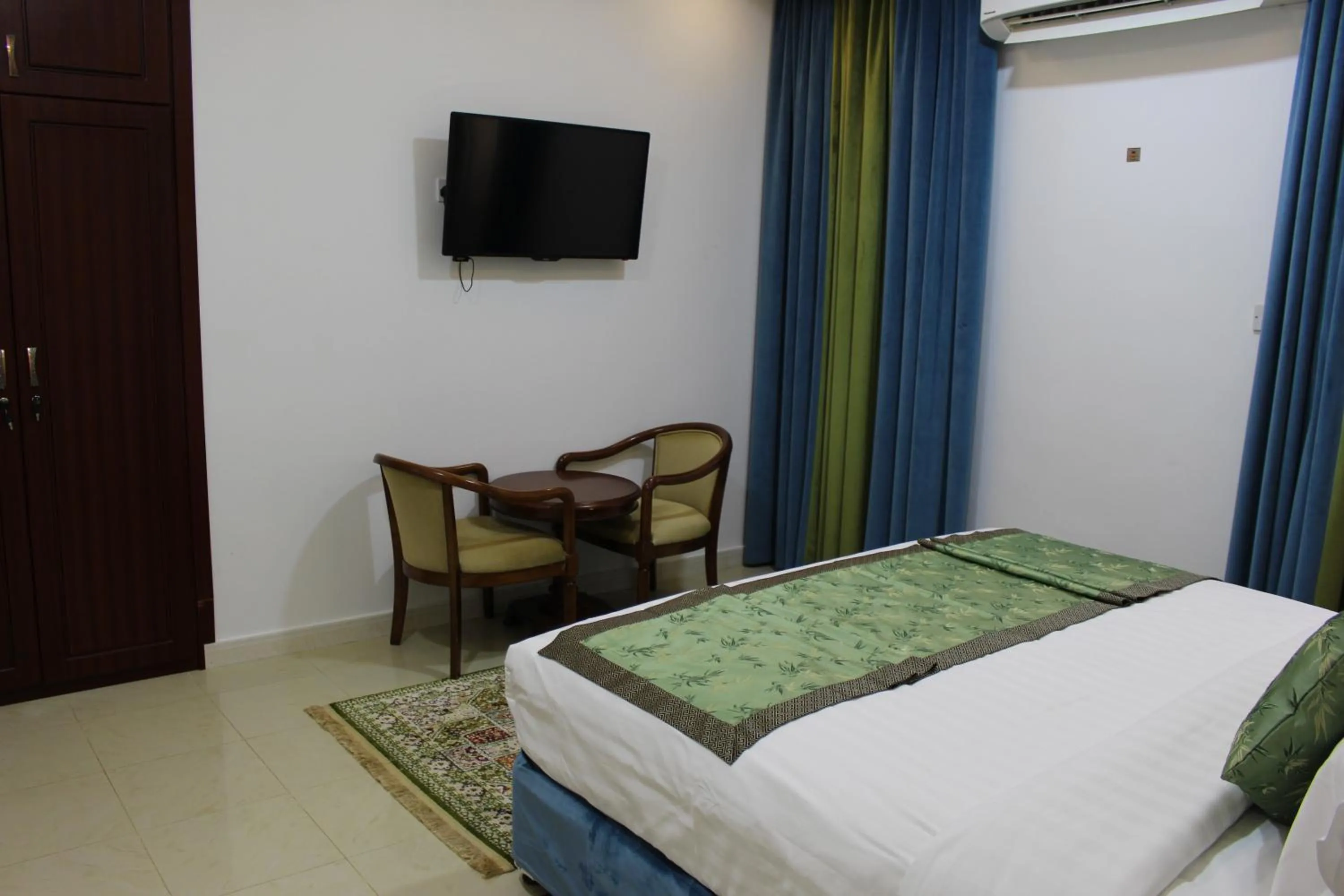 Bed in Al Diyar Hotel