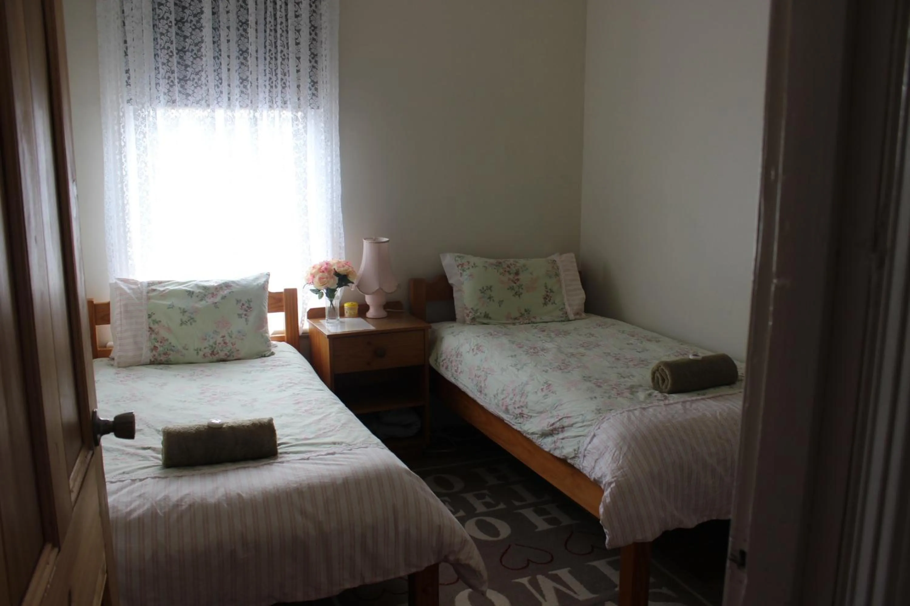 Standard Twin Room with Shared Bathroom in St Marys Hotel and Bistro