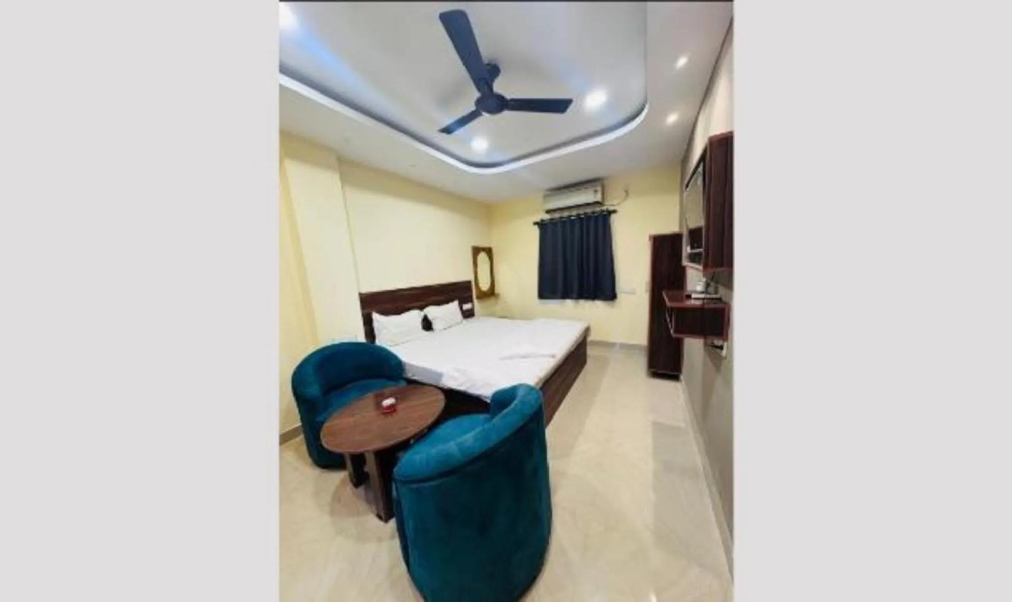 Bed in FabHotel HI Rise