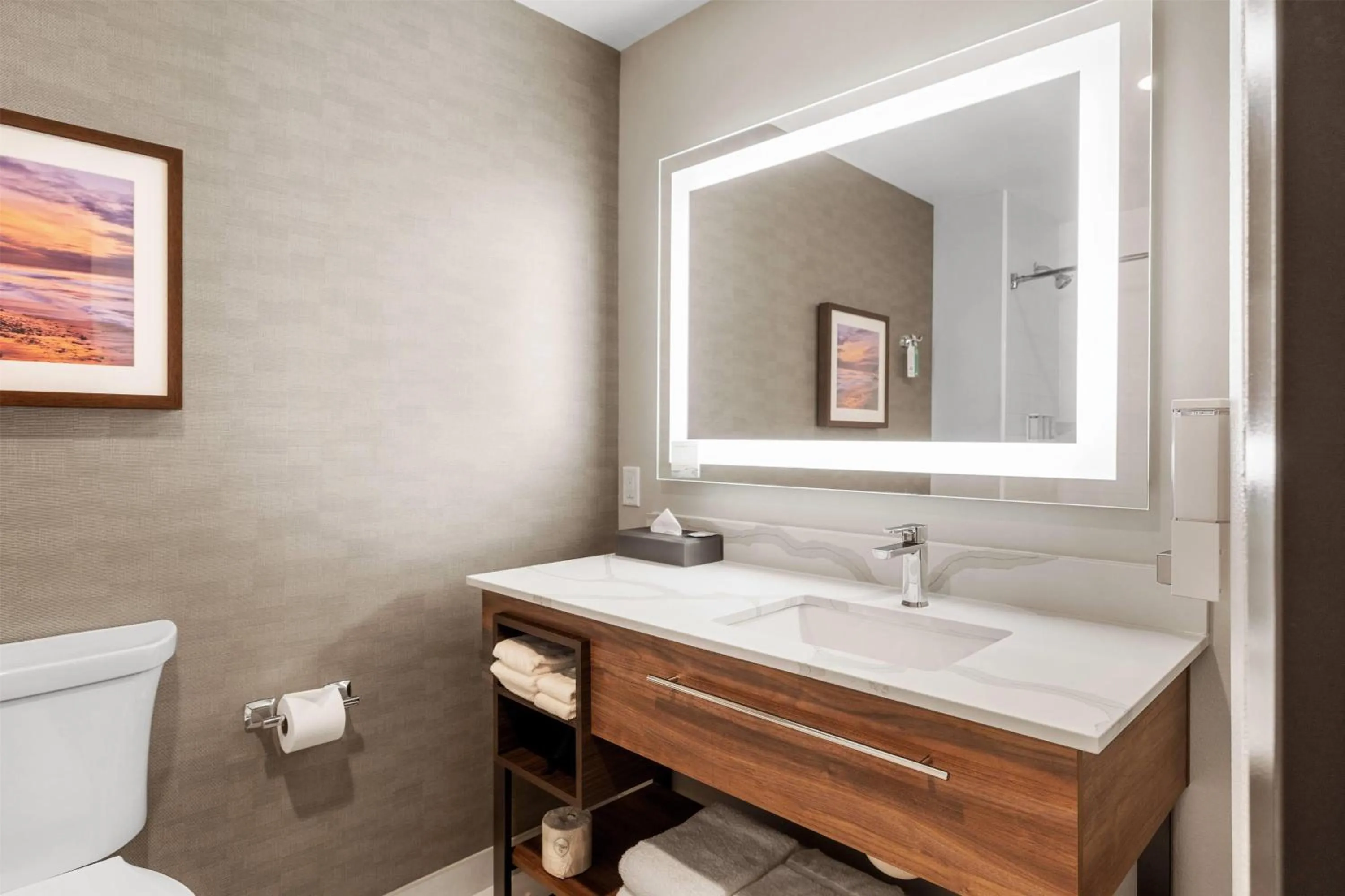 Photo of the whole room in La Quinta Inn & Suites by Wyndham La Habra