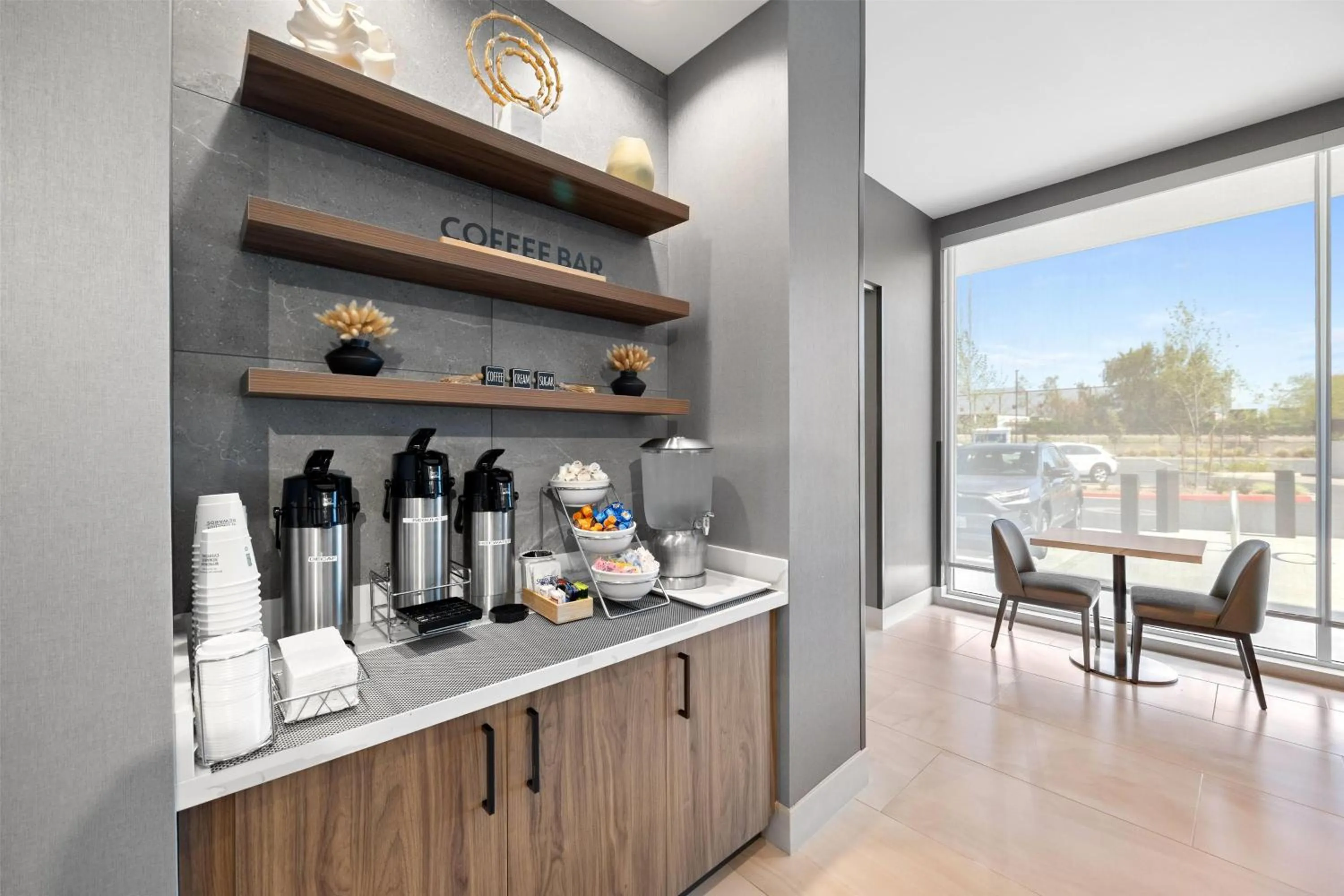 Restaurant/places to eat in La Quinta Inn & Suites by Wyndham La Habra