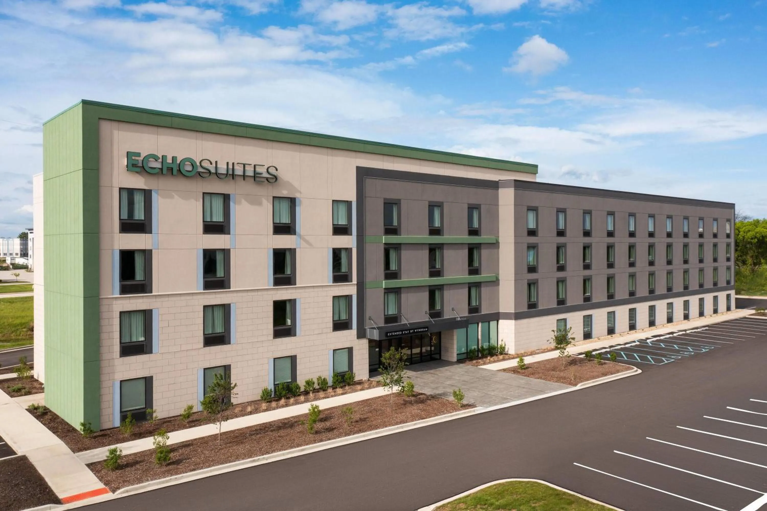 Property building in ECHO Suites Extended Stay by Wyndham Indianapolis AmeriPlex