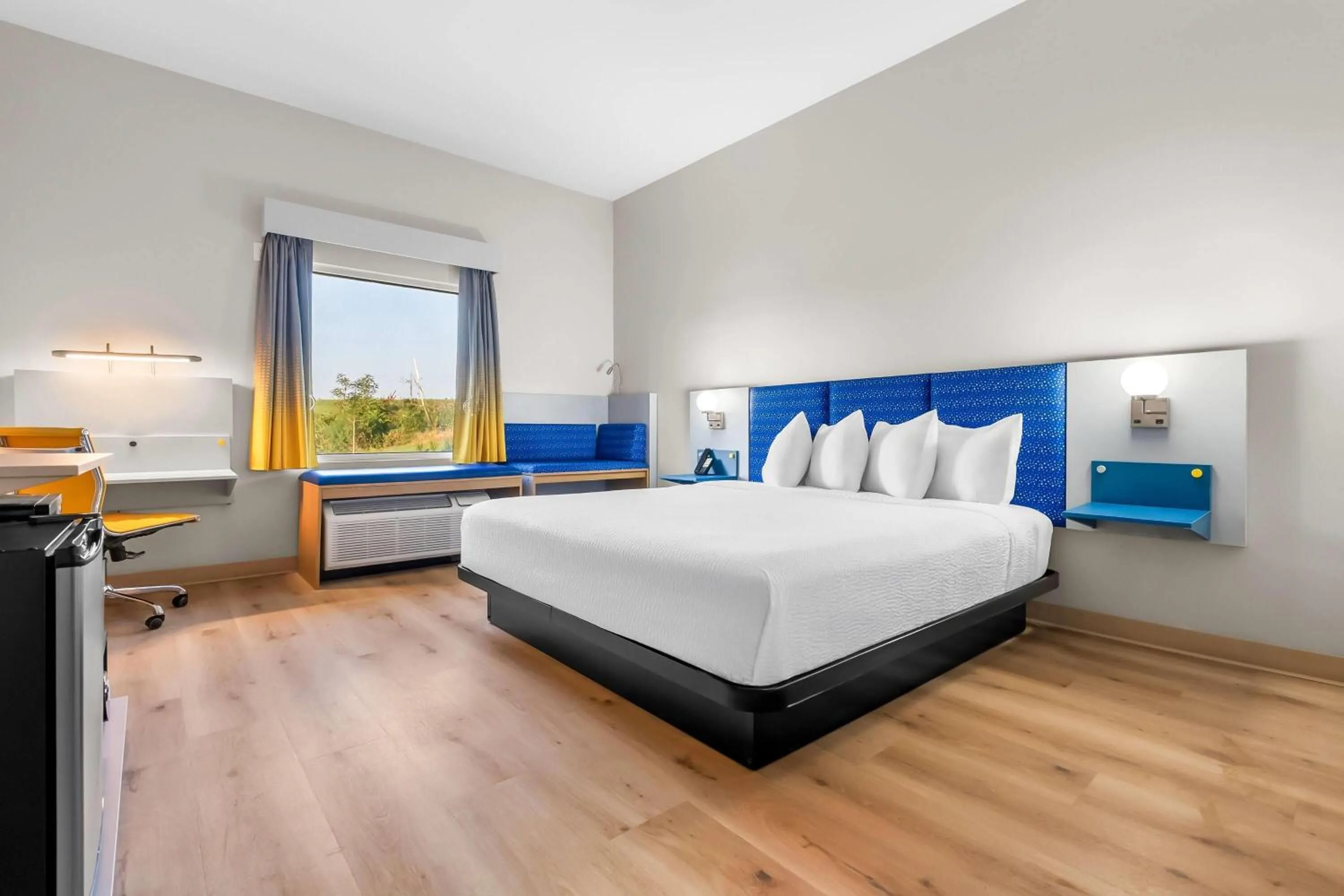 Bed in Microtel Inn & Suites by Wyndham Prattville Montgomery