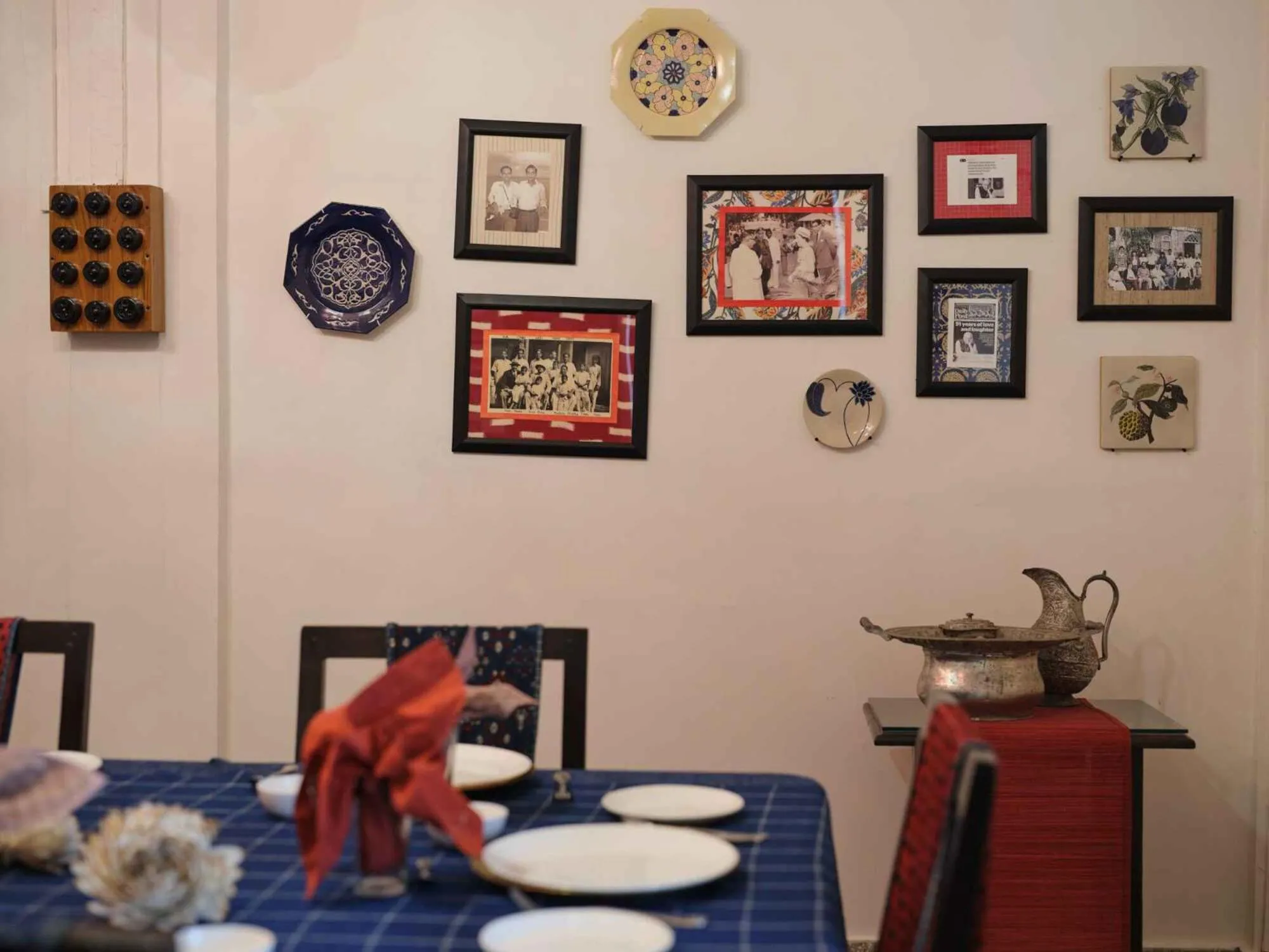 Restaurant/places to eat in juSTa Diwans Bungalow