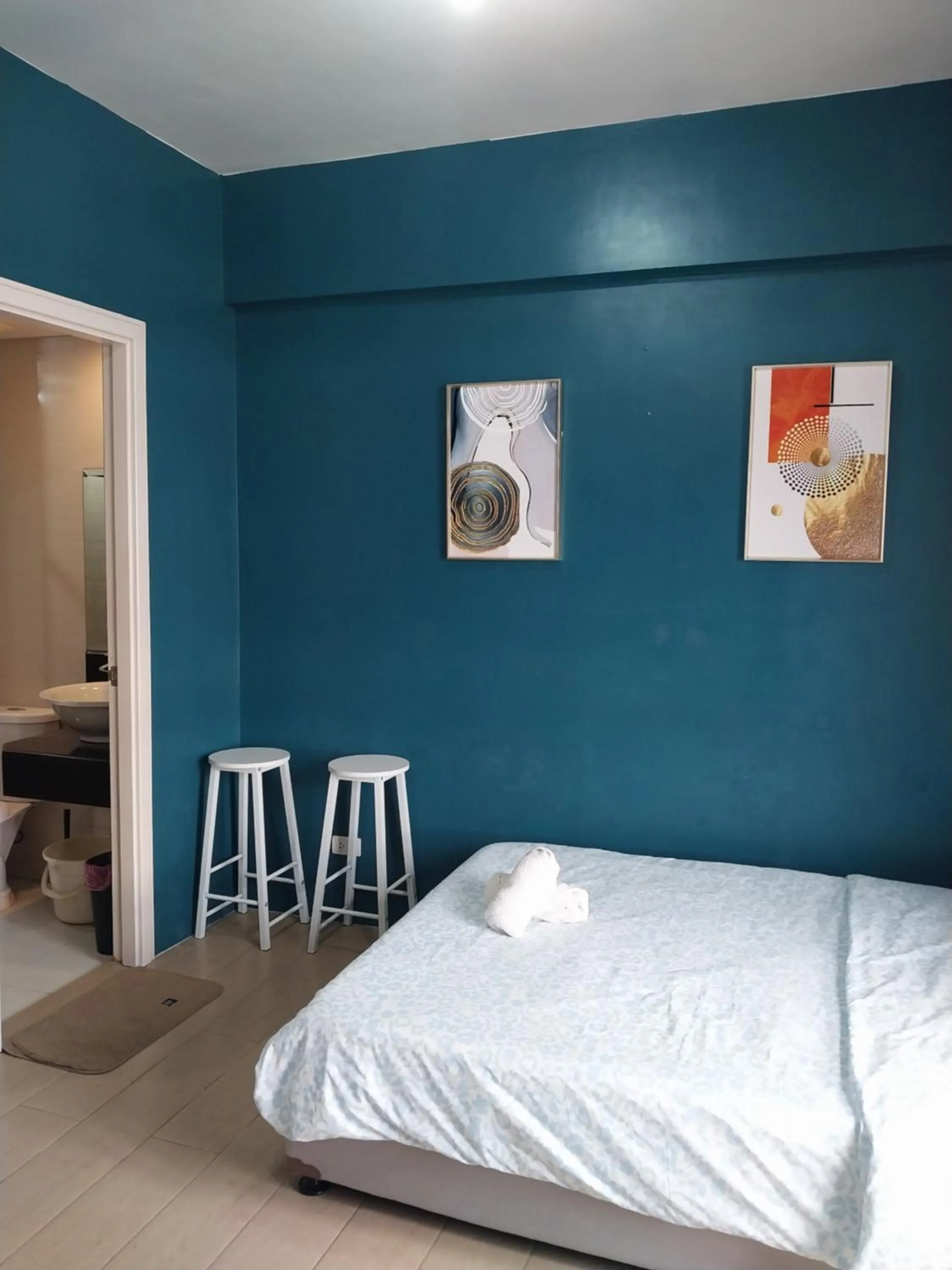 Bed in 150 Newport Blvd Condotel near T3 by Alps