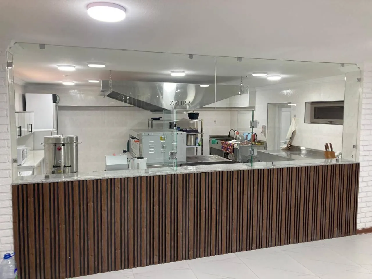 Kitchen or kitchenette in Zehra Hotel