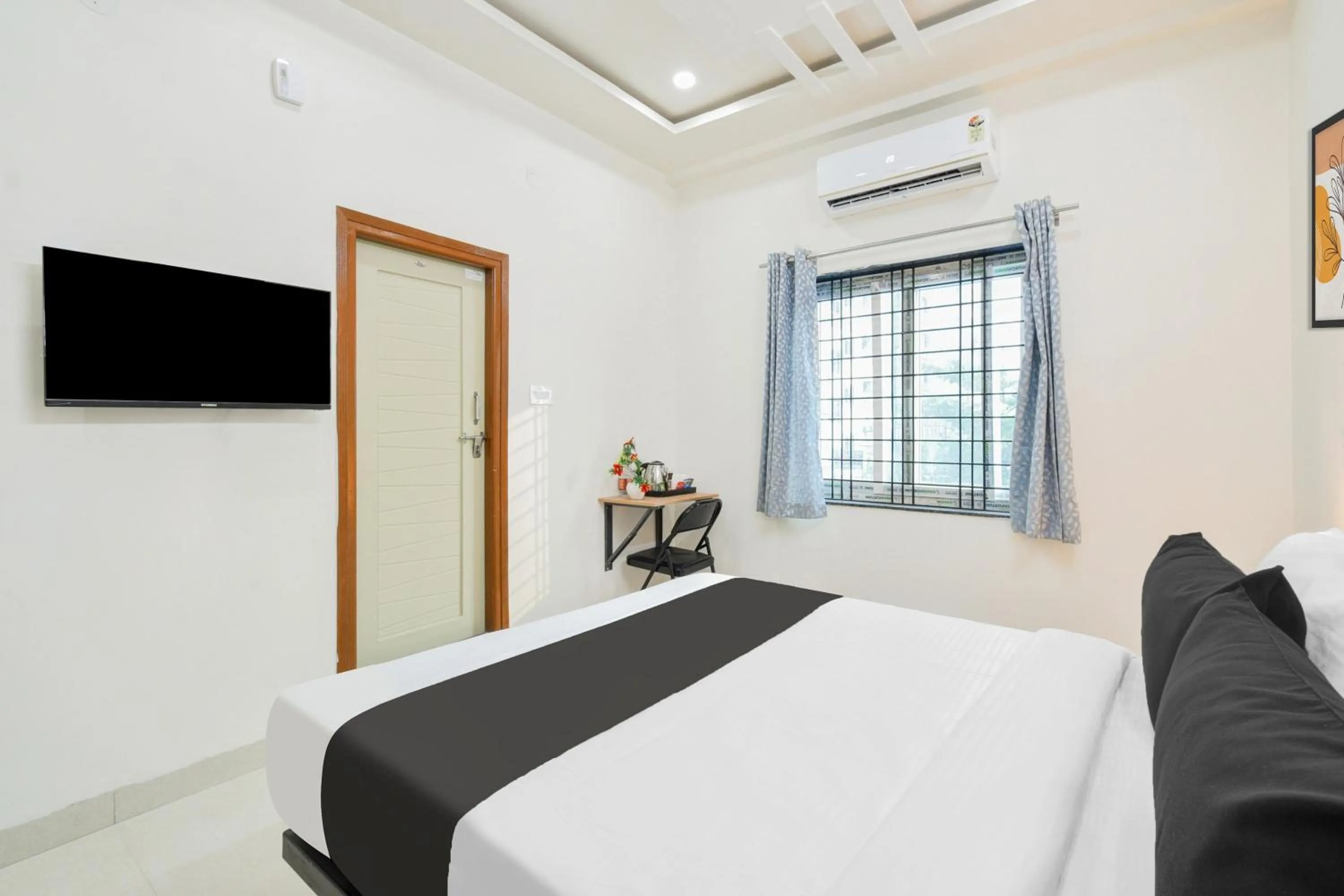 Bedroom, Bed in Super Townhouse Kokapet Formerly Aarian Tej Nilayam