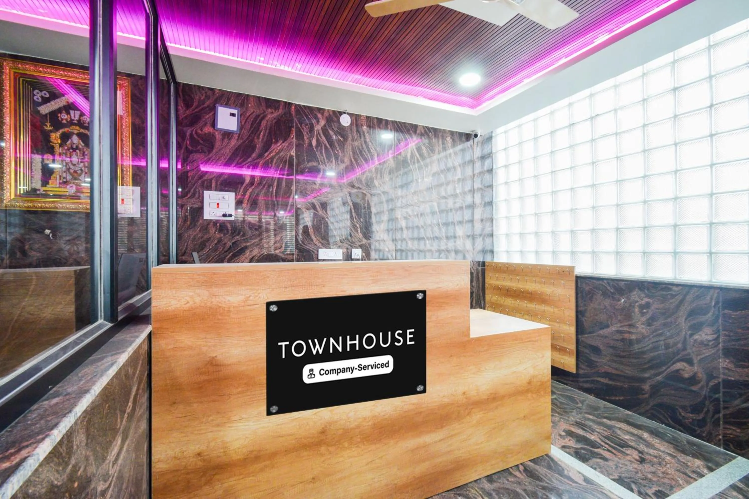 Lobby or reception in Super Townhouse Kokapet Formerly Aarian Tej Nilayam