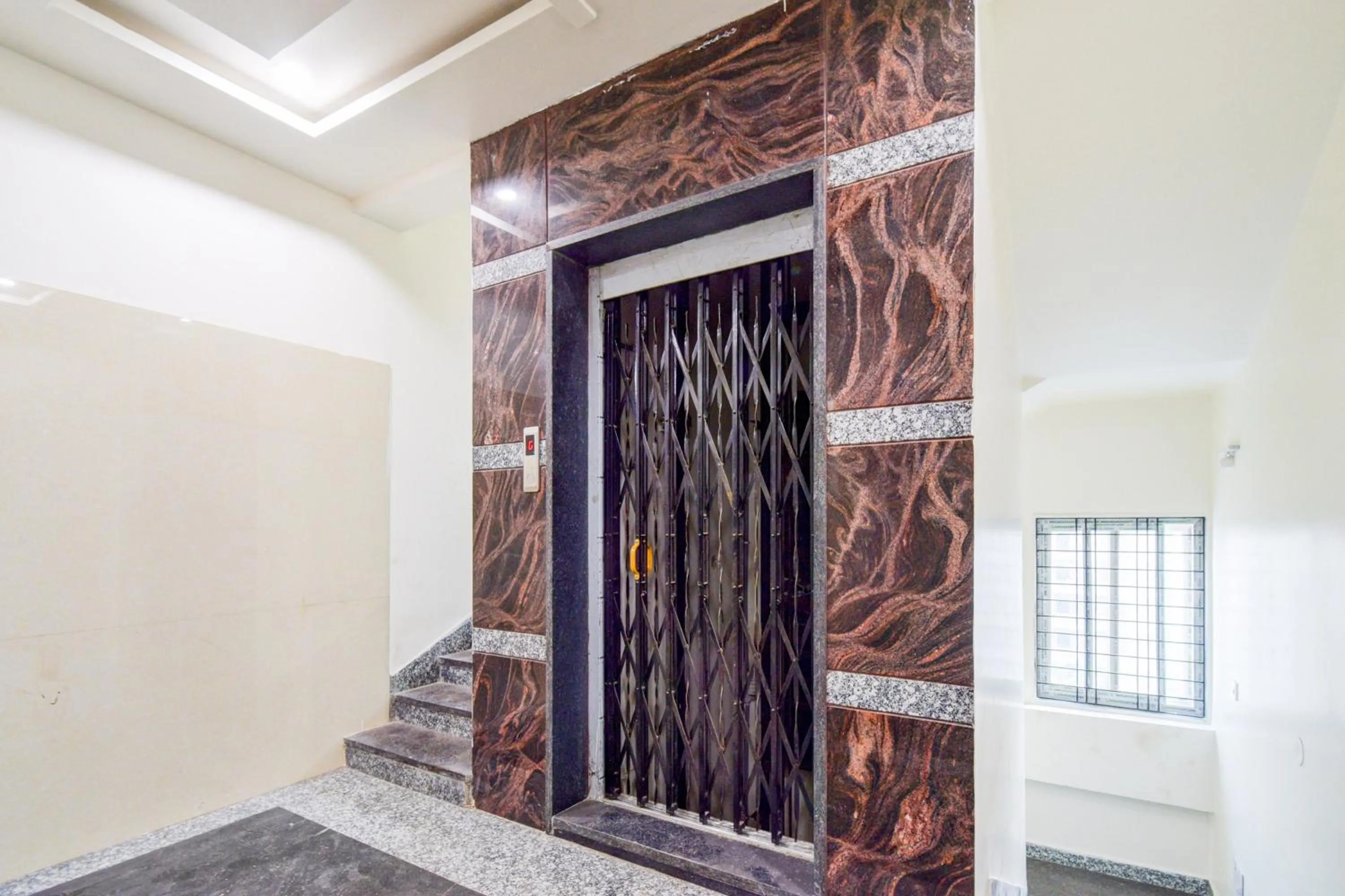 Lobby or reception in Super Townhouse Kokapet Formerly Aarian Tej Nilayam