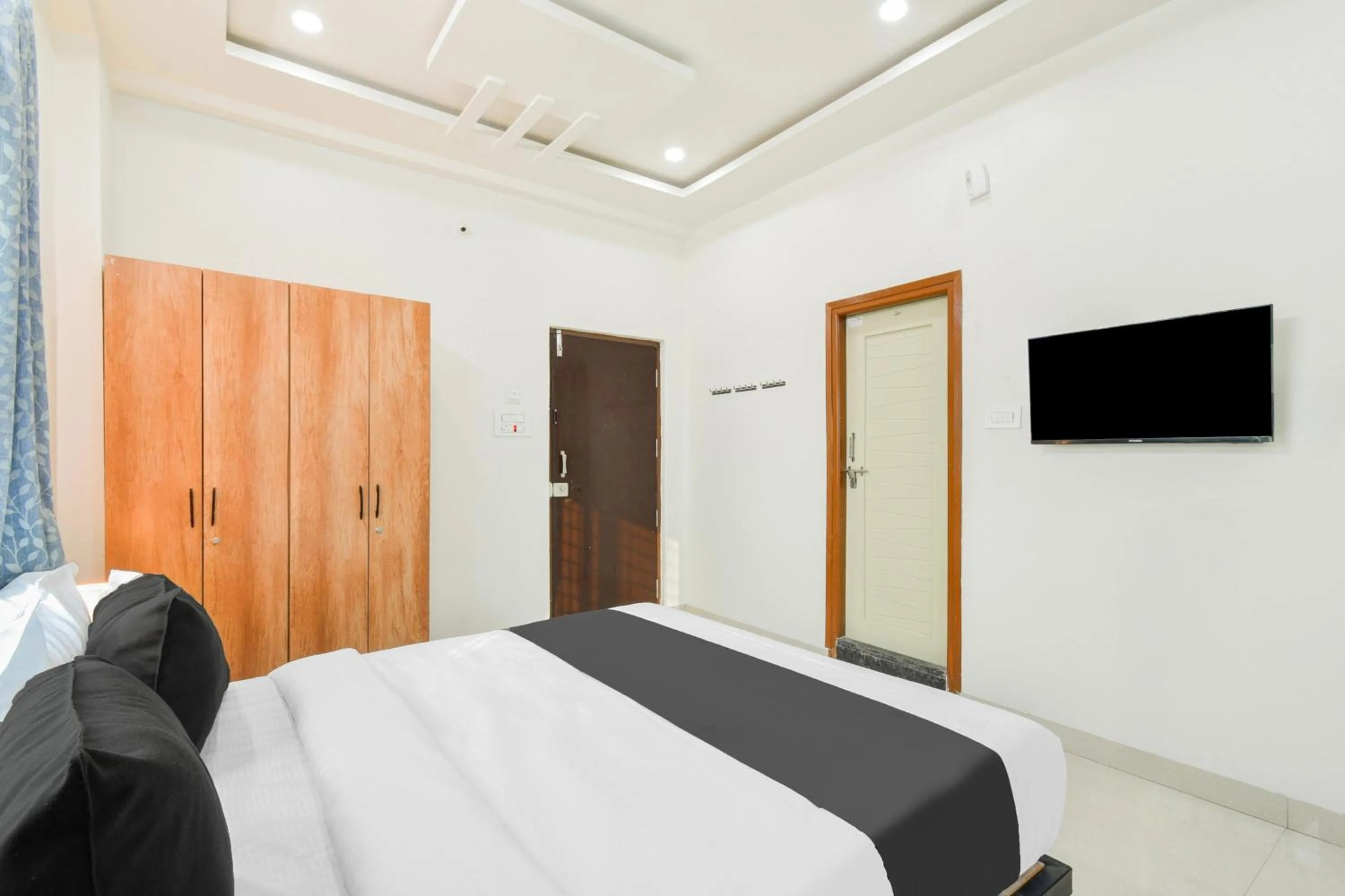 Bedroom, Bed in Super Townhouse Kokapet Formerly Aarian Tej Nilayam