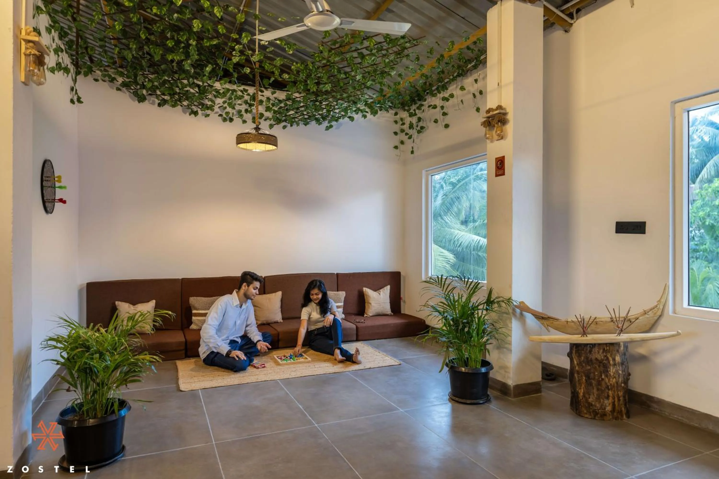 Living room in Zostel Port Blair