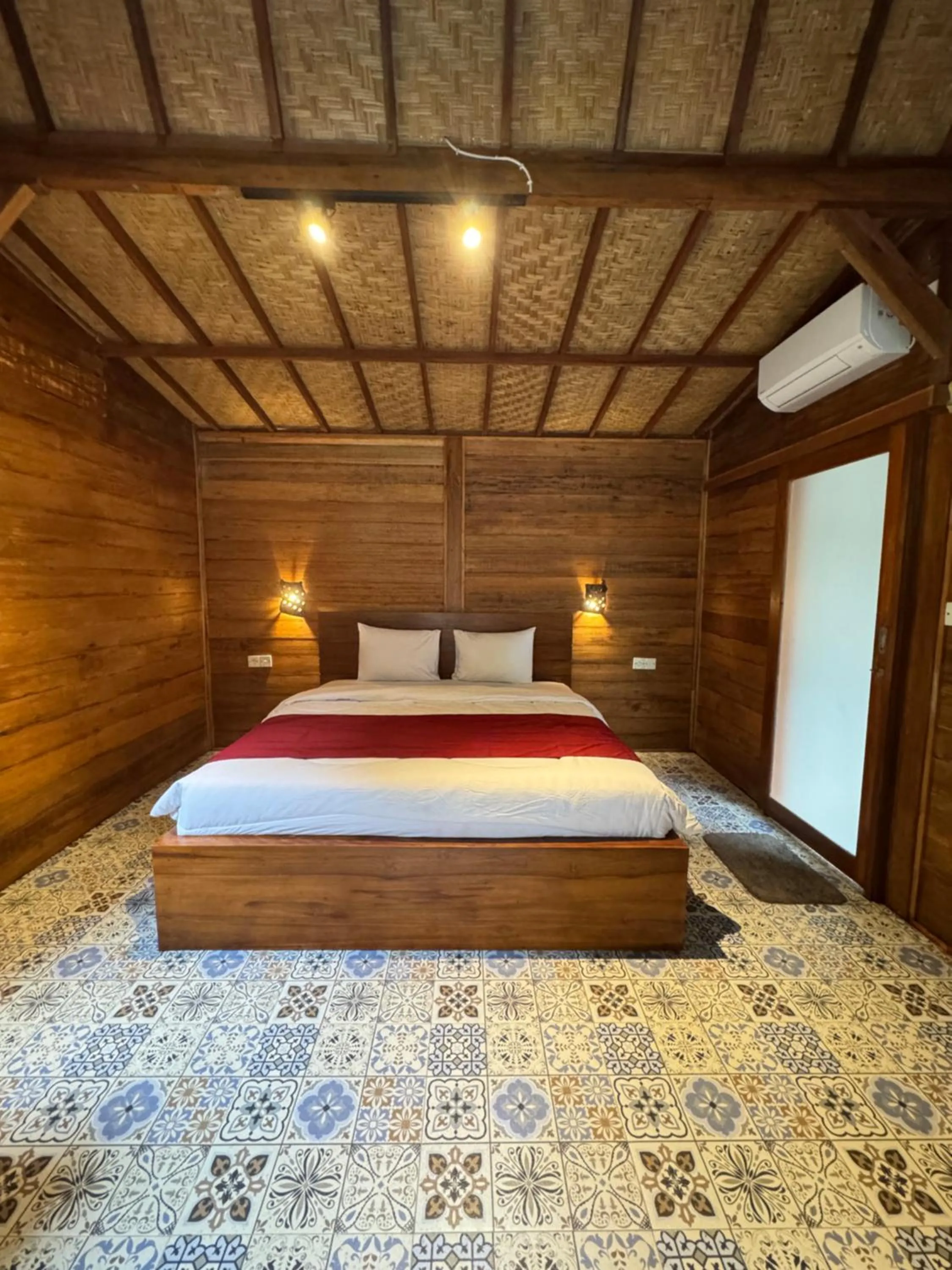 Bed in Oemah Kangin Homestay