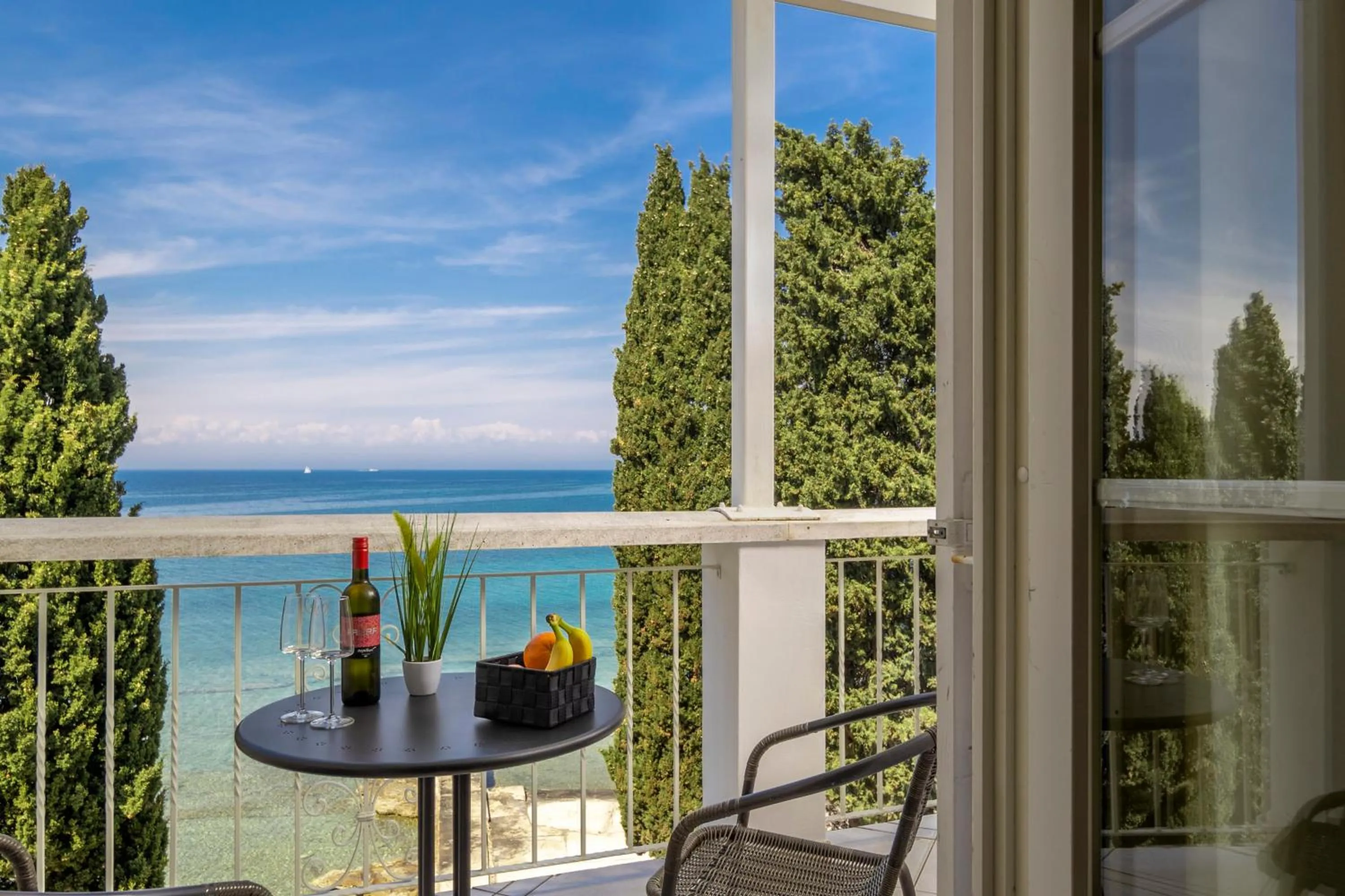 Sea view in Villa Valdepian Apartments
