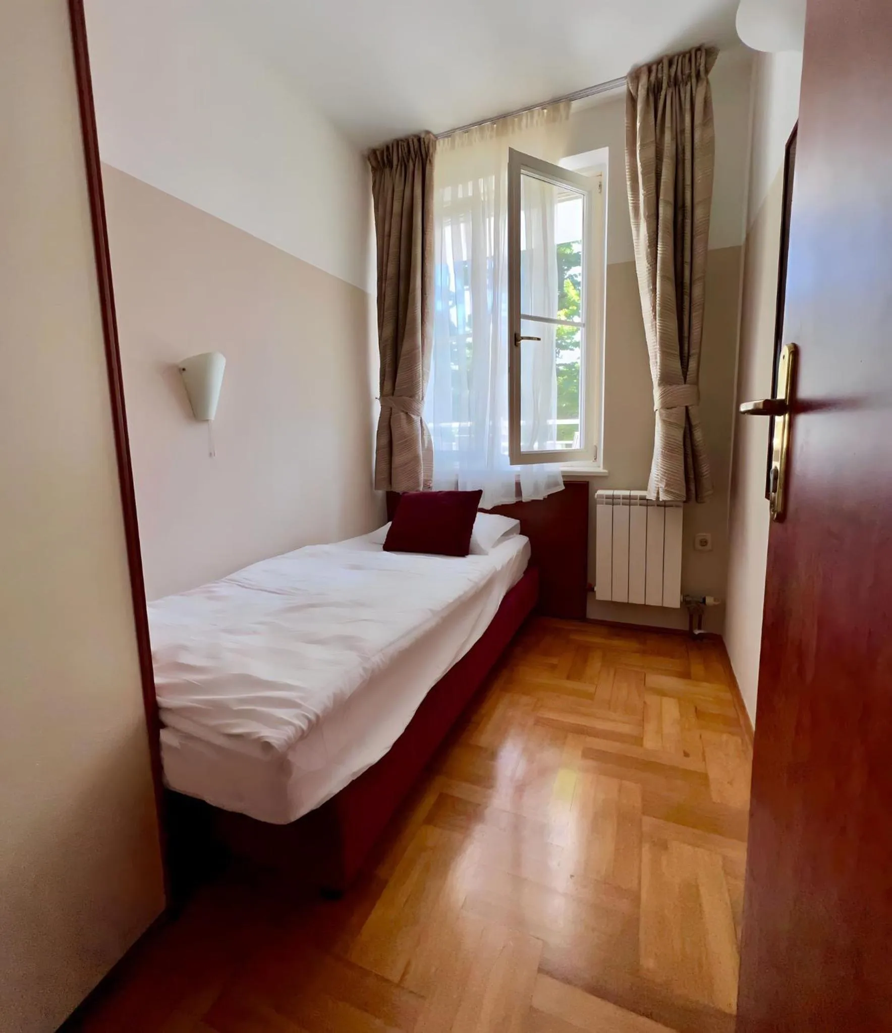 Bed in Villa Valdepian Apartments