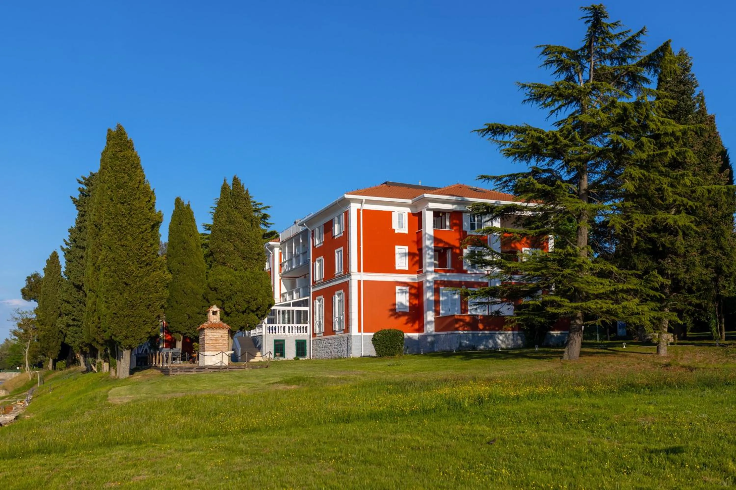 Property building in Villa Valdepian Apartments