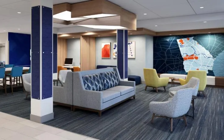 Communal lounge/ TV room in Holiday Inn Express & Suites Stevensville - Benton Harbor by IHG