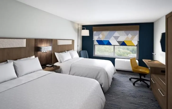 Bed in Holiday Inn Express & Suites Stevensville - Benton Harbor by IHG