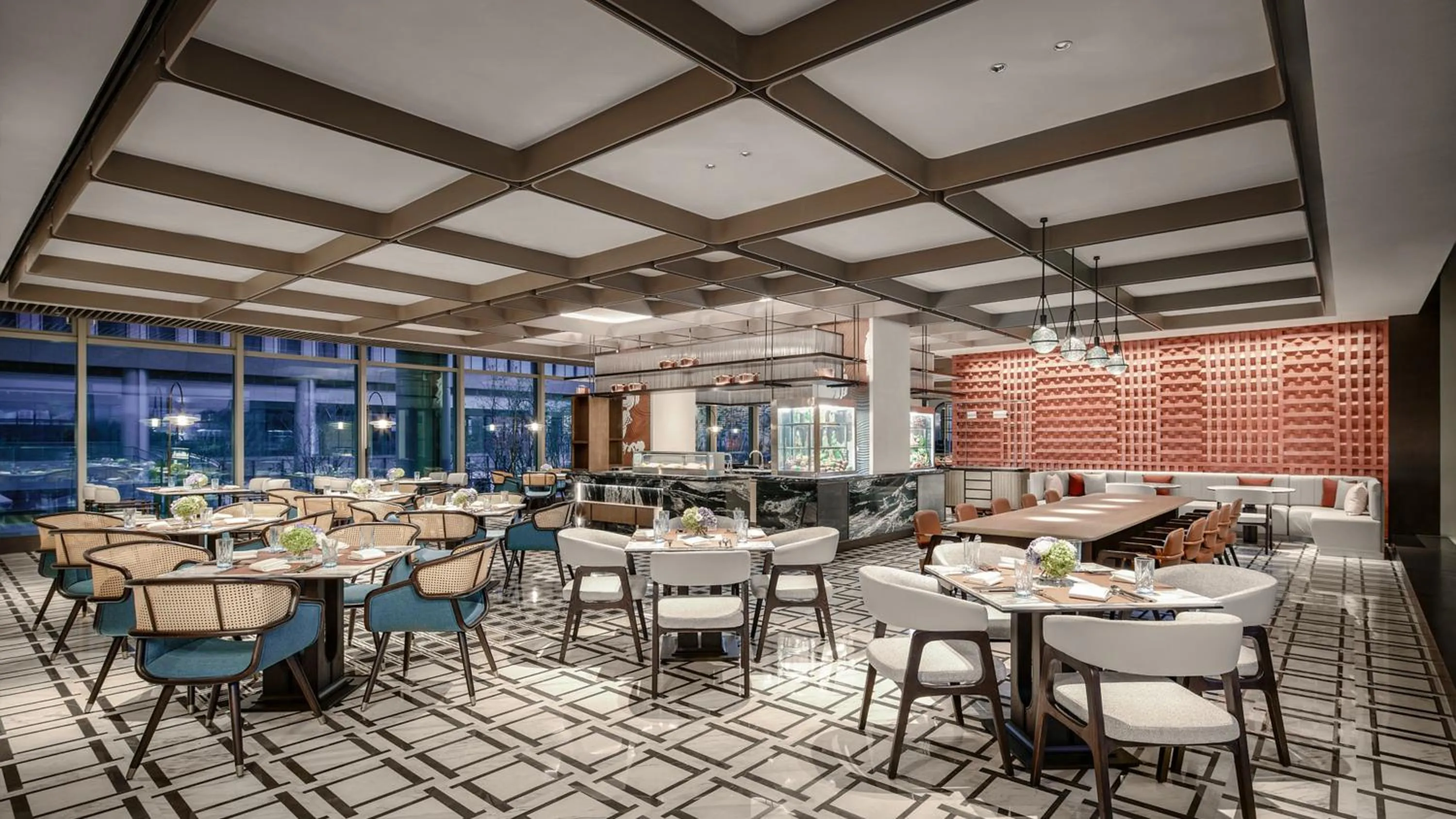 Restaurant/places to eat in HUALUXE Chongqing Science Hall