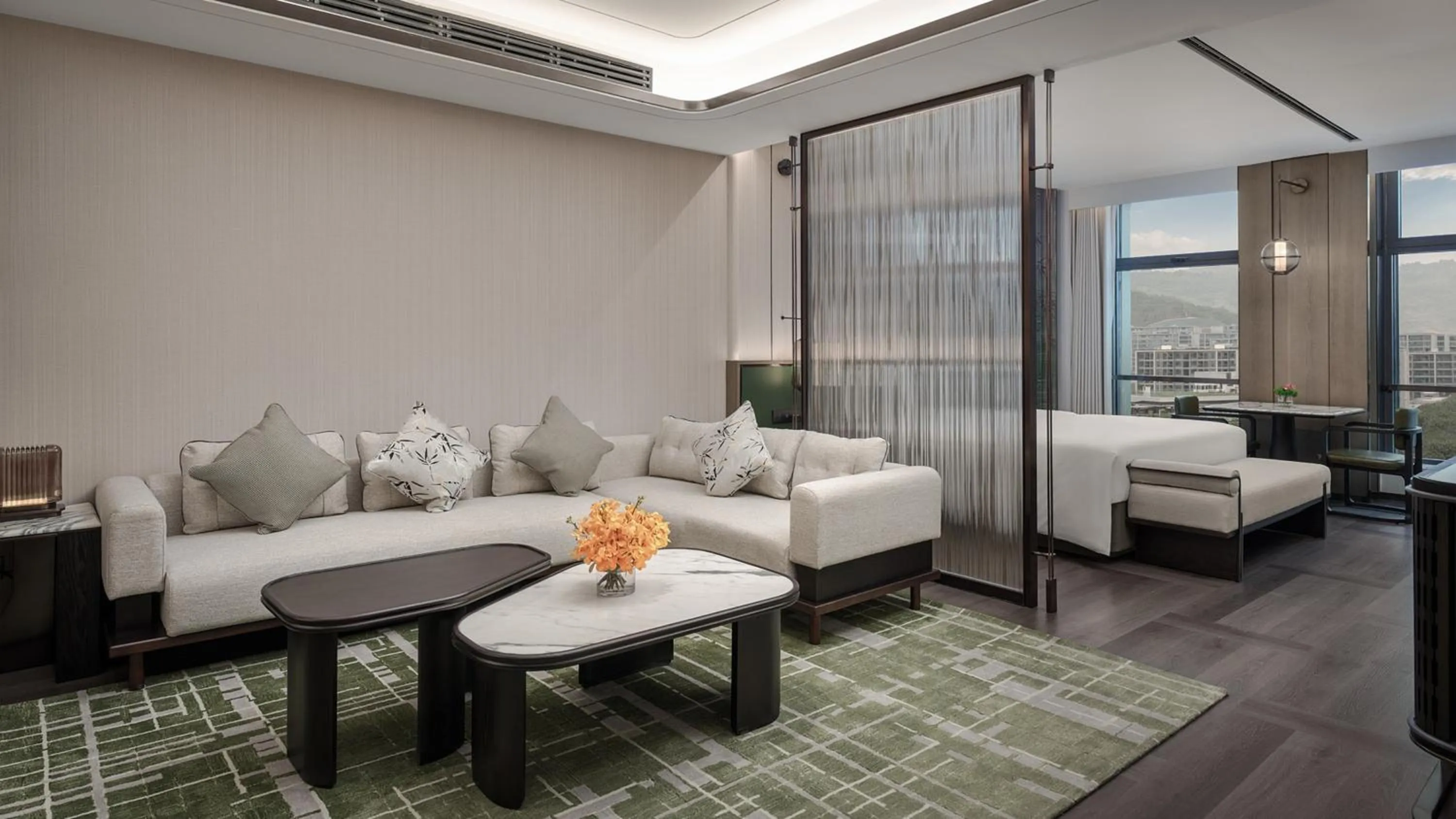 Photo of the whole room, Bed in HUALUXE Chongqing Science Hall