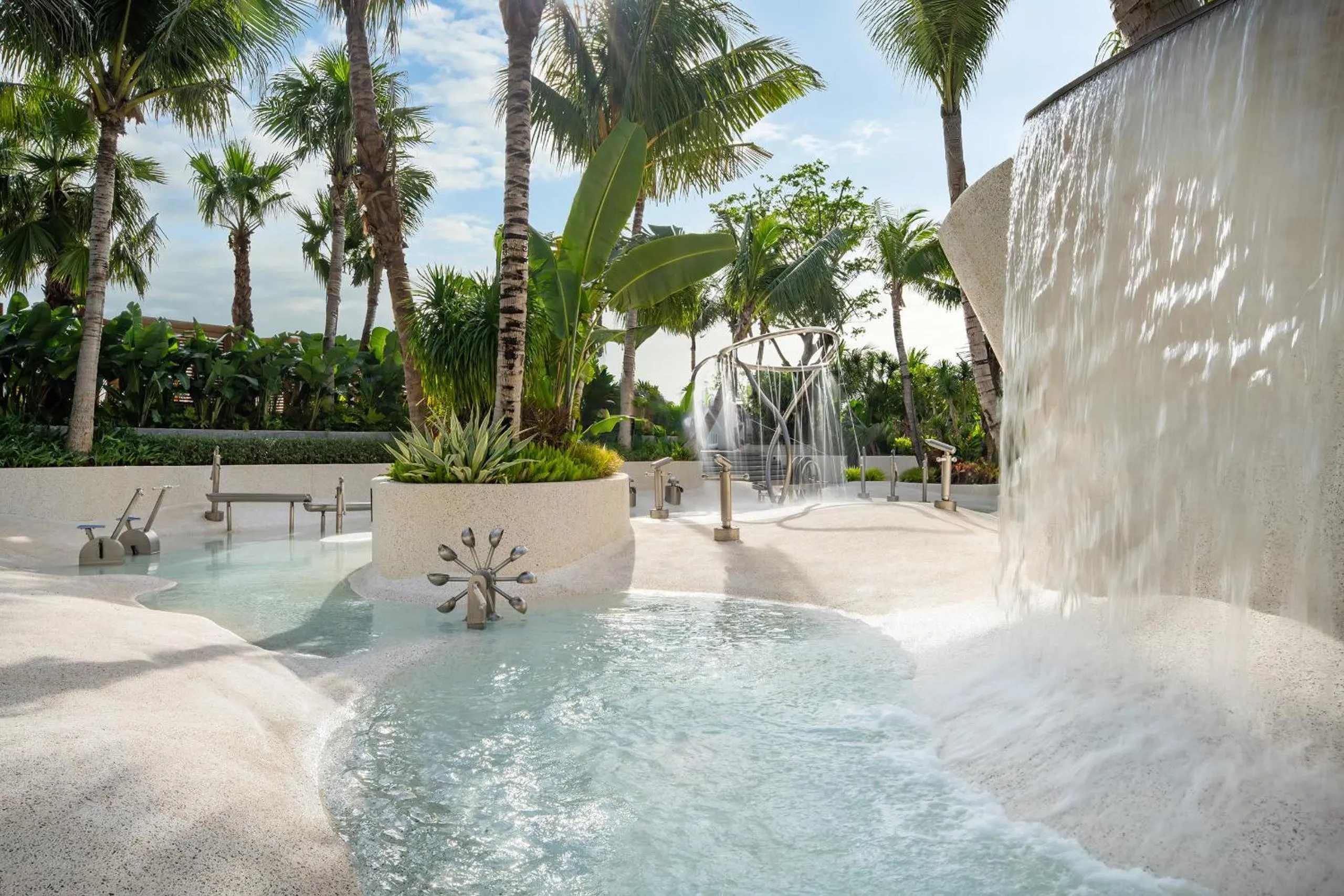 Fitness centre/facilities in Kimpton Aqeos Hainan by IHG